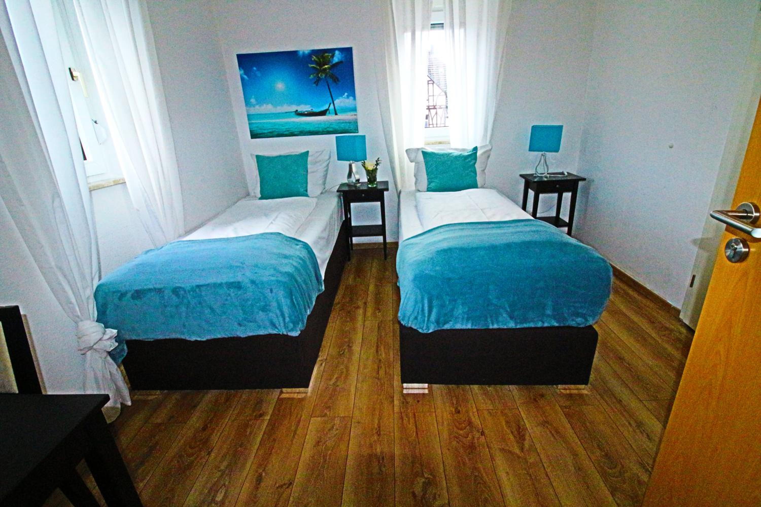 Double or Twin Room with Mountain View photo 3