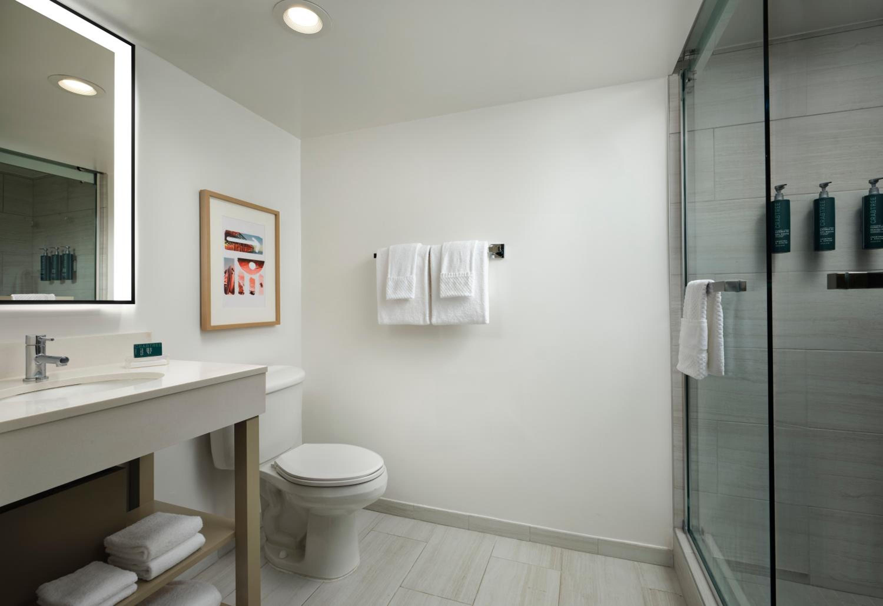 Large Oceanview suite -1 King Bed  - Photo 5