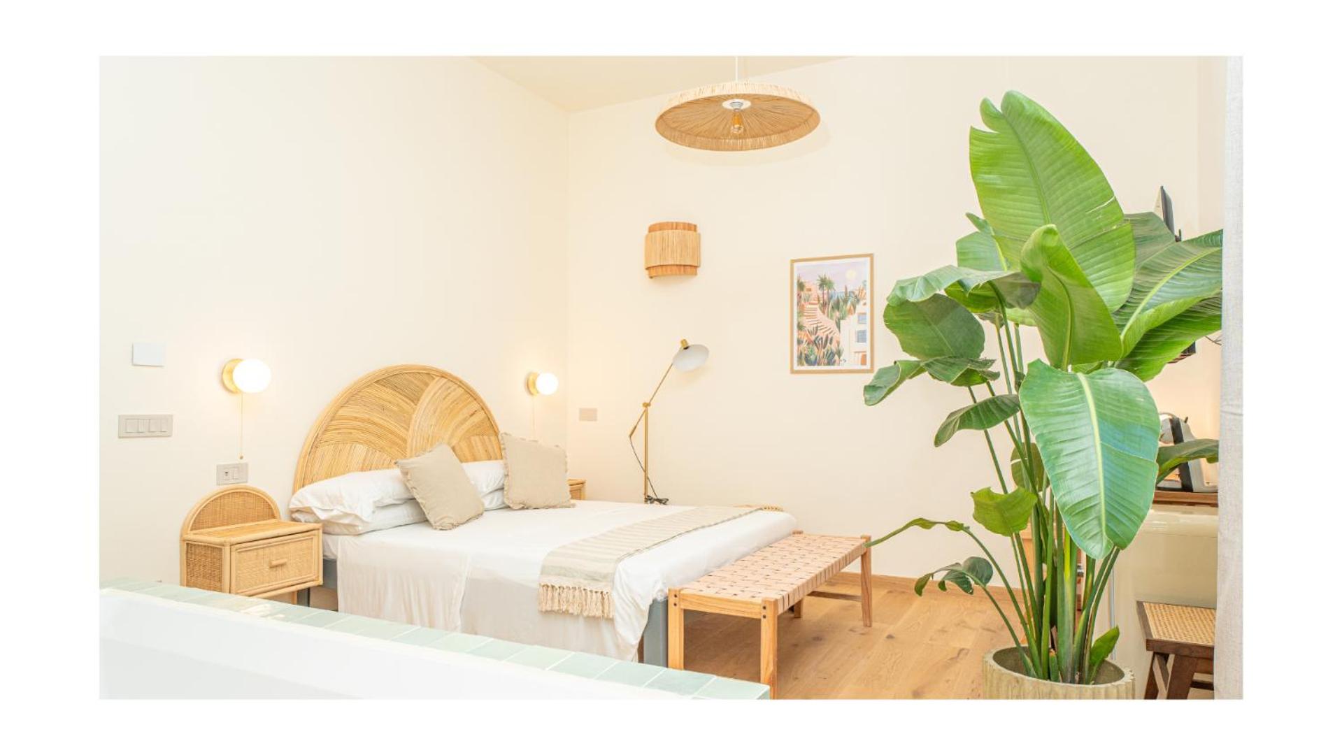 Deluxe Double Room with Bath photo 1
