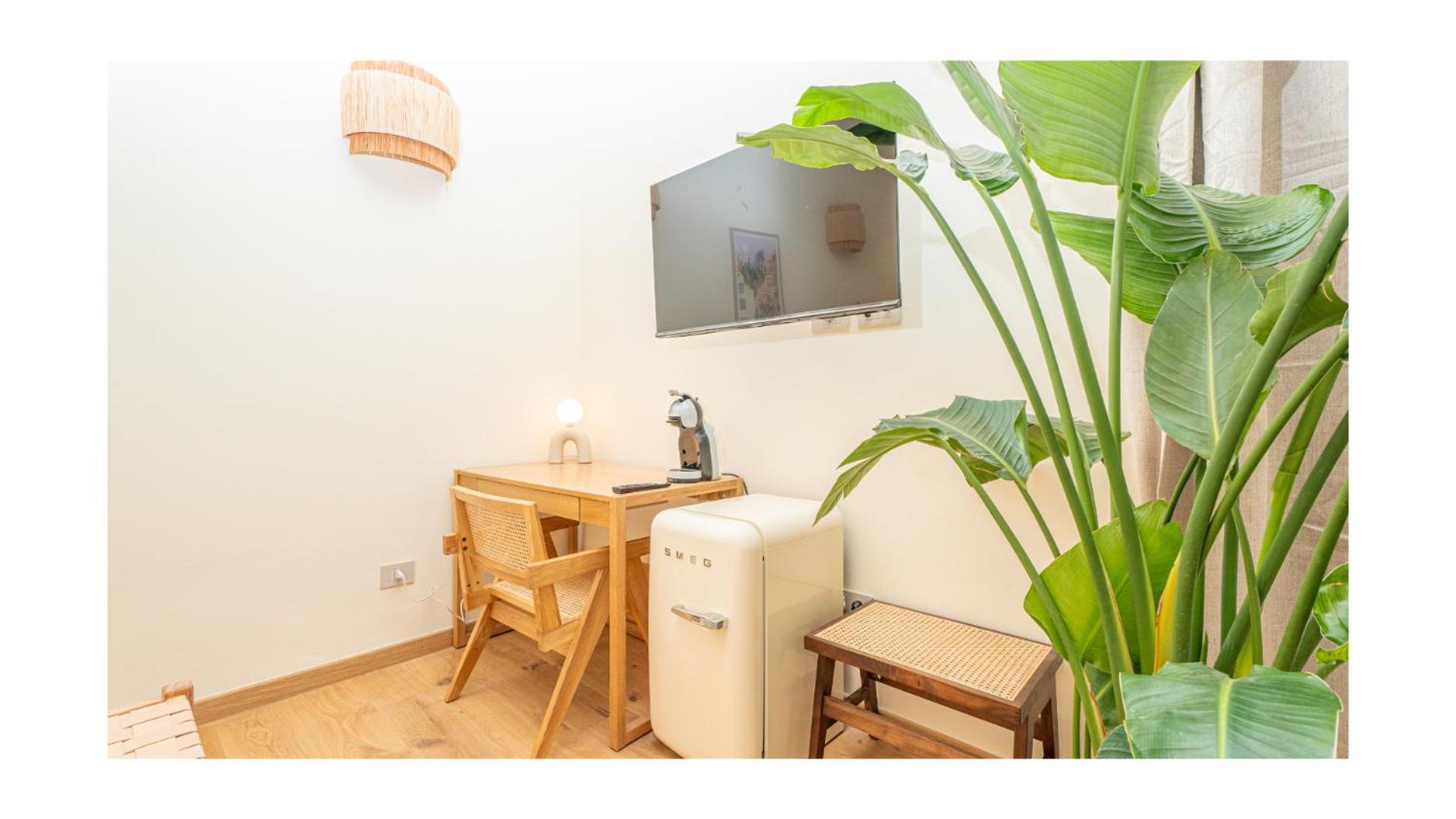 Deluxe Double Room with Bath photo 3