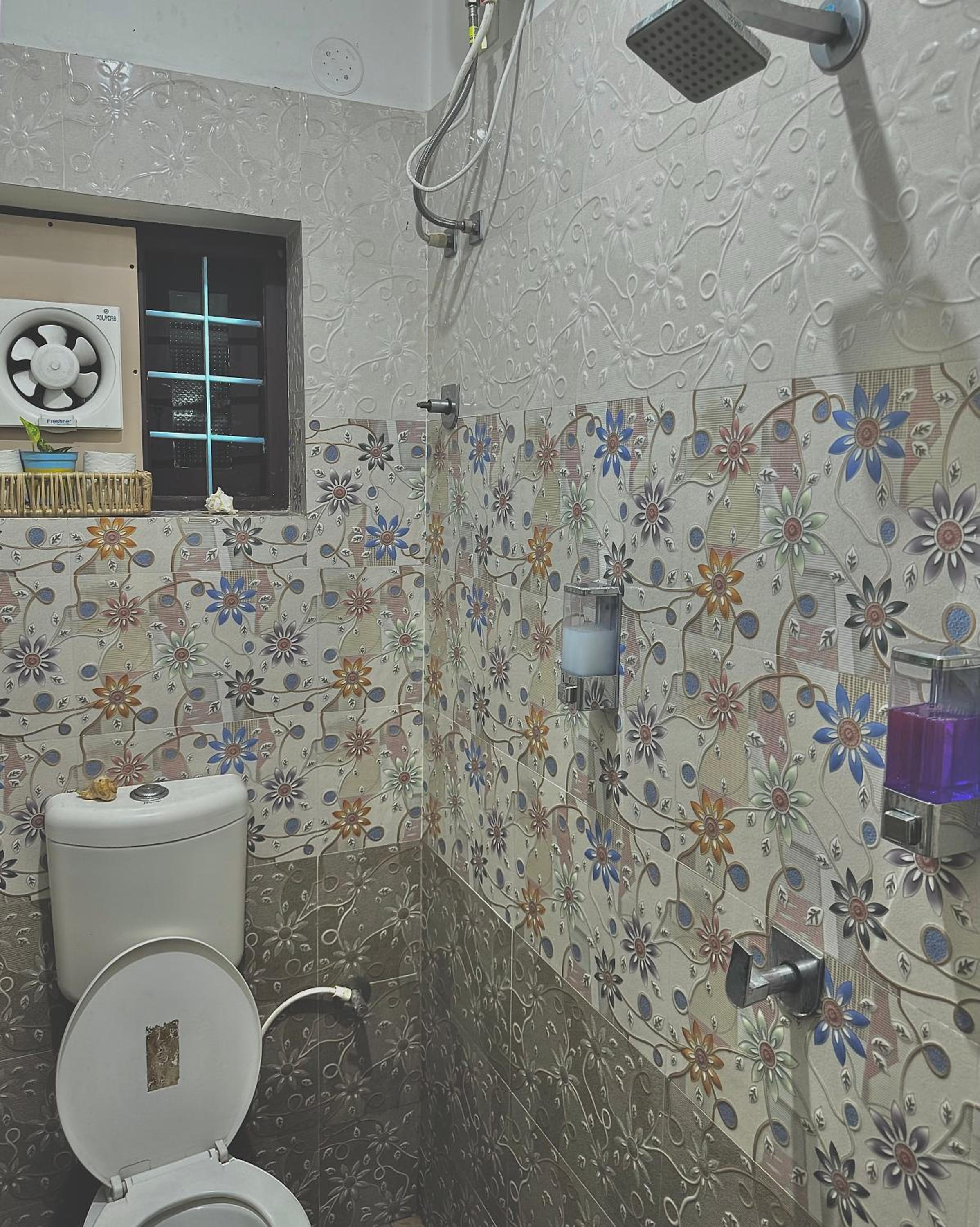 Standard Queen Room photo 2