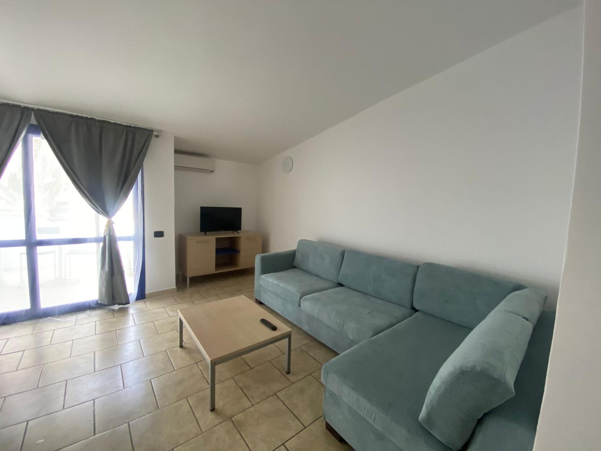 Two-Bedroom Apartment with Pool View photo 2