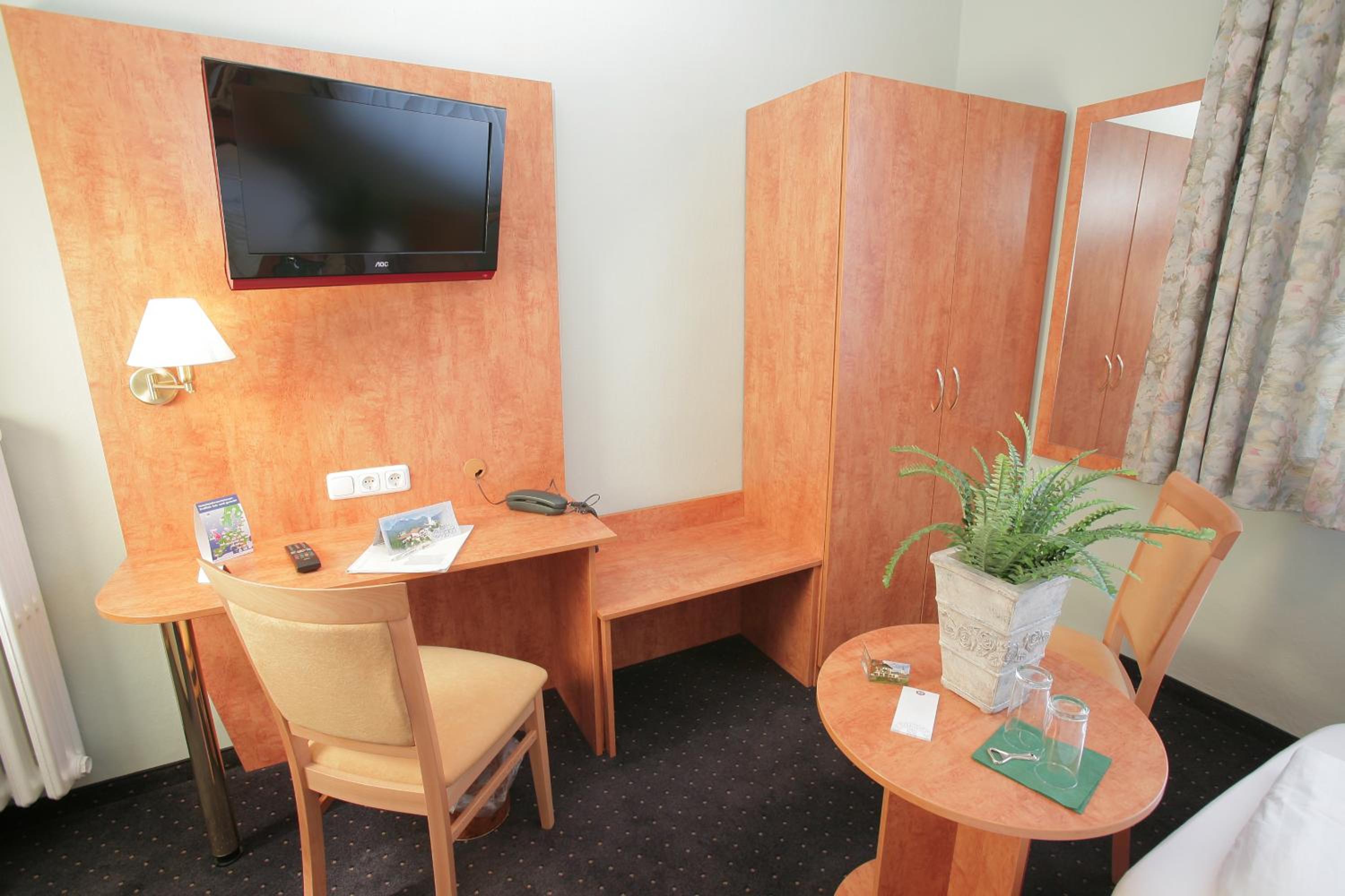 Double Room - Photo 7