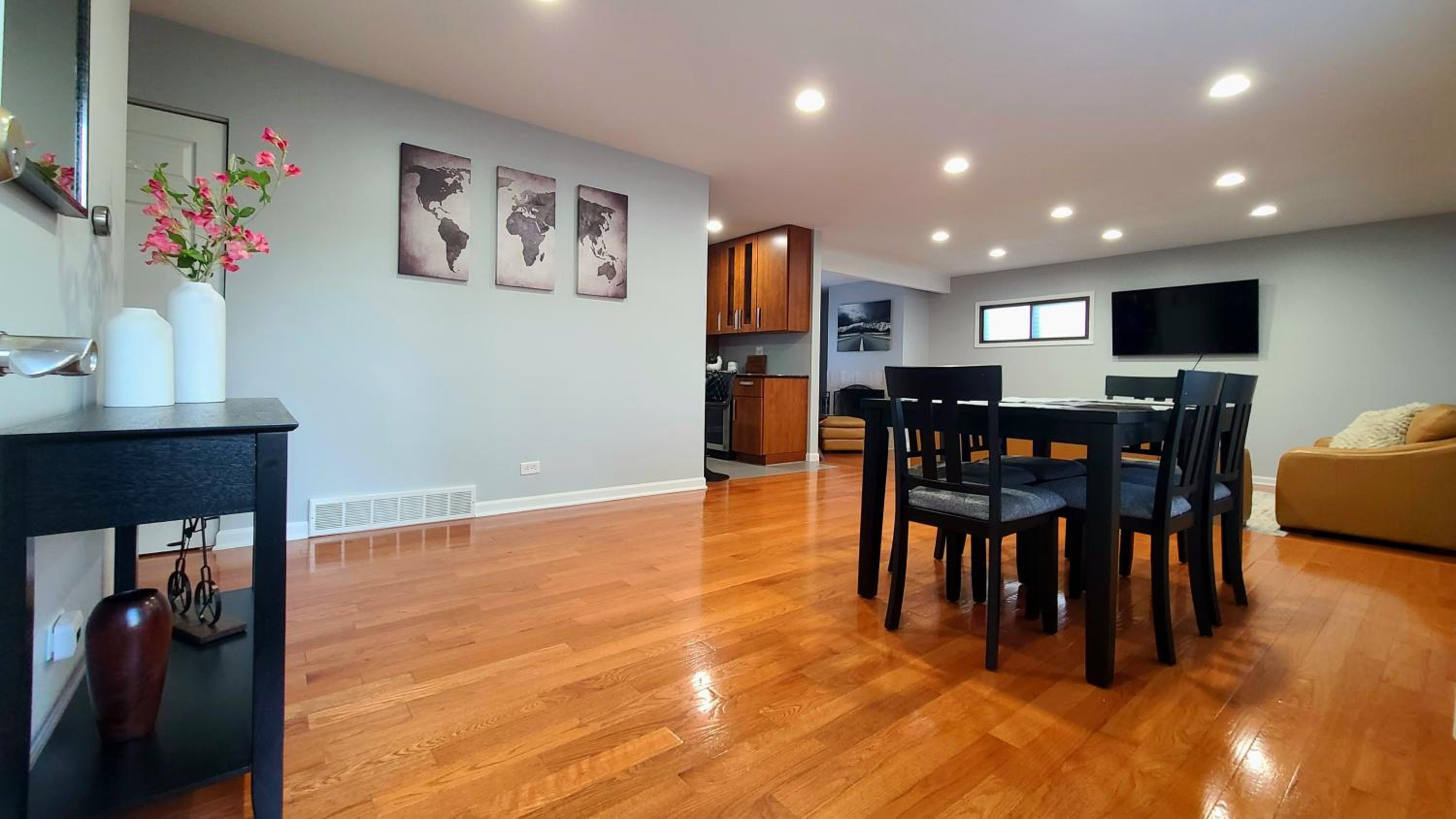 Four-Bedroom House photo 2