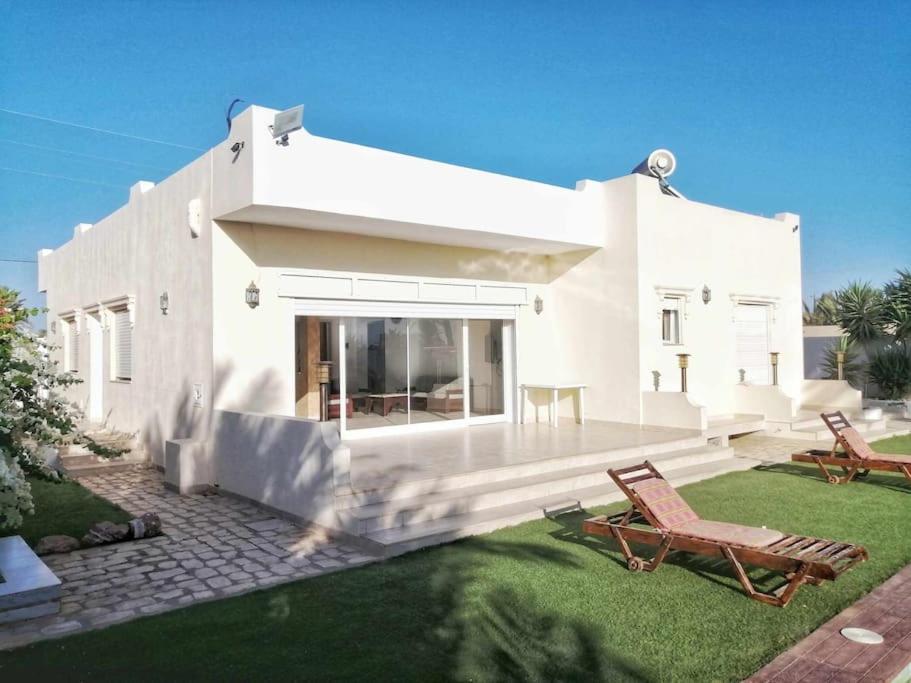 Villa photo 2