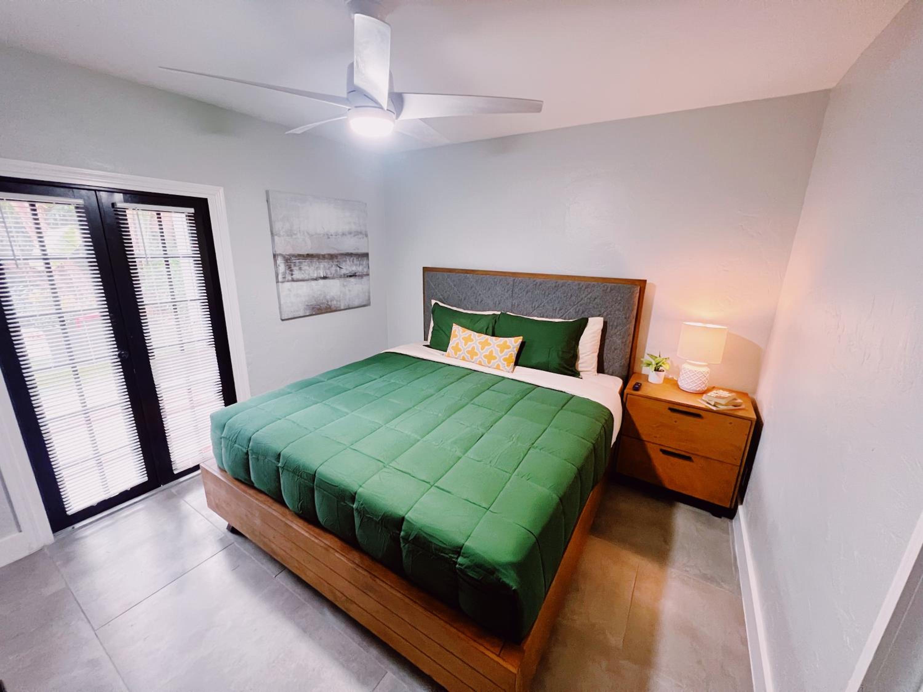 Premium 3-Bed 2-Bath House w/ Backyard and Pool Access photo 3
