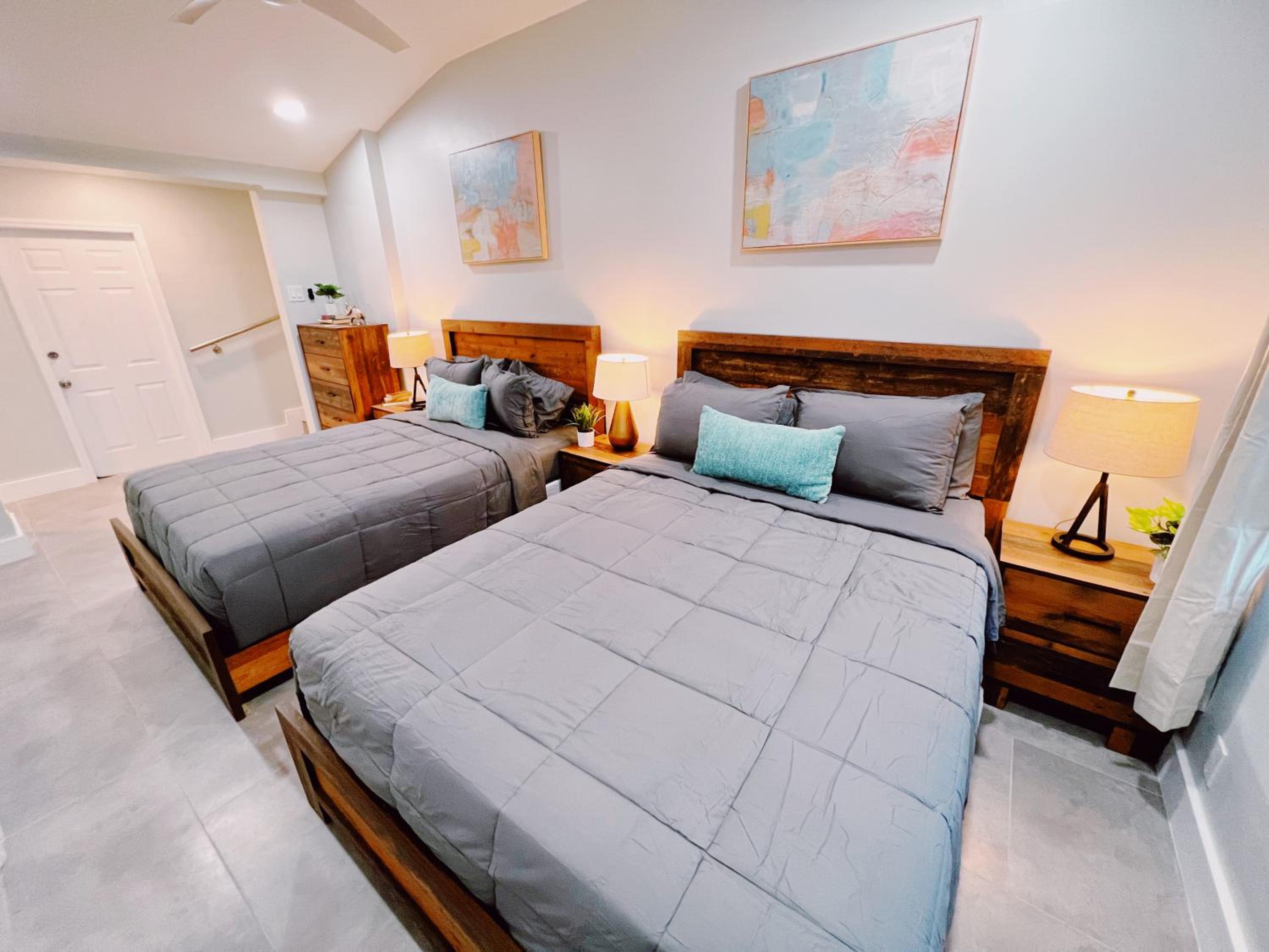 Premium Dreizimmerwohnung mit zwei Bädern für Familien mit privatem Pool und Garten