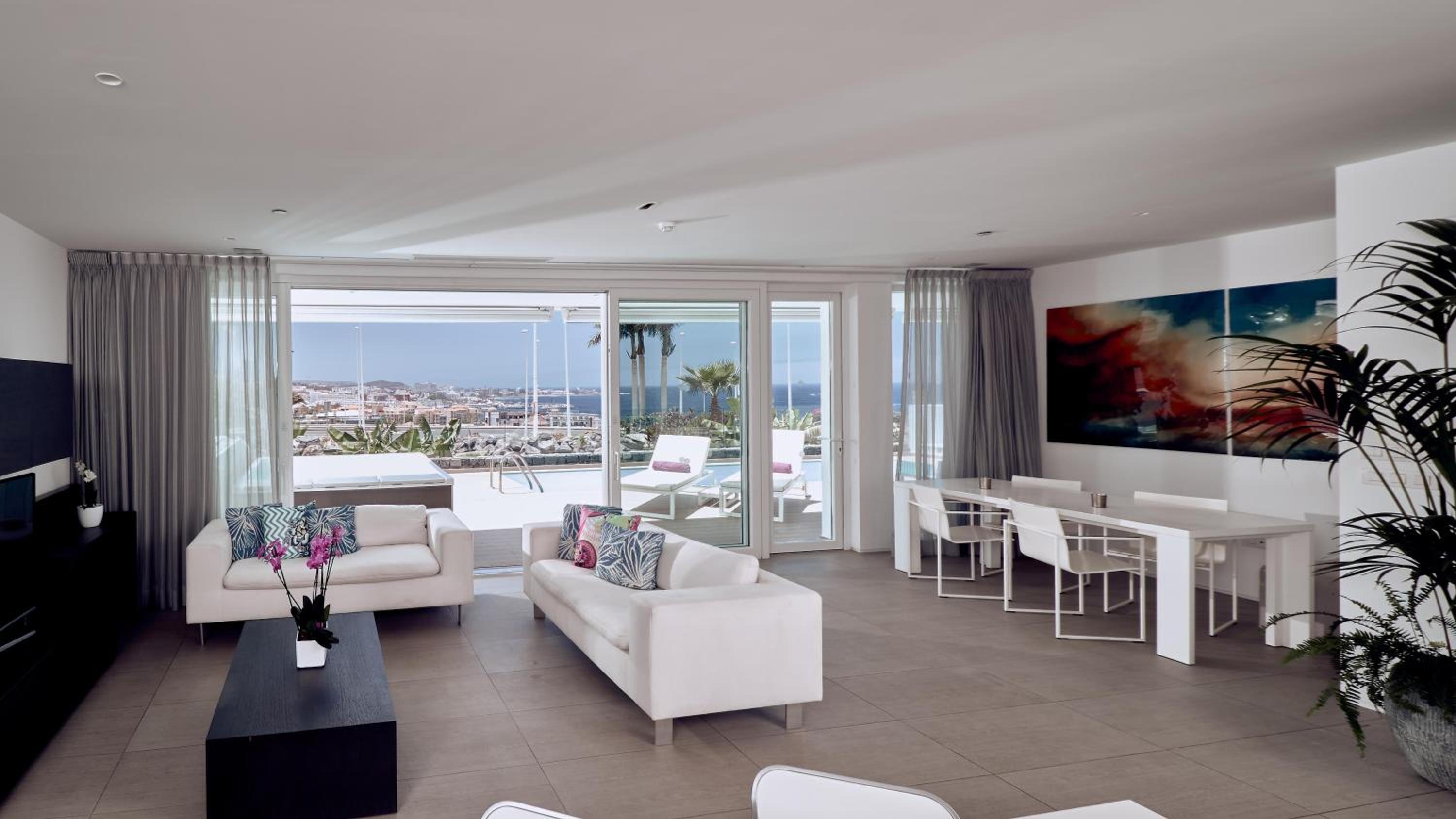 Serenity Mar 2 bedroom Suite with private pool, hot tub and sea view