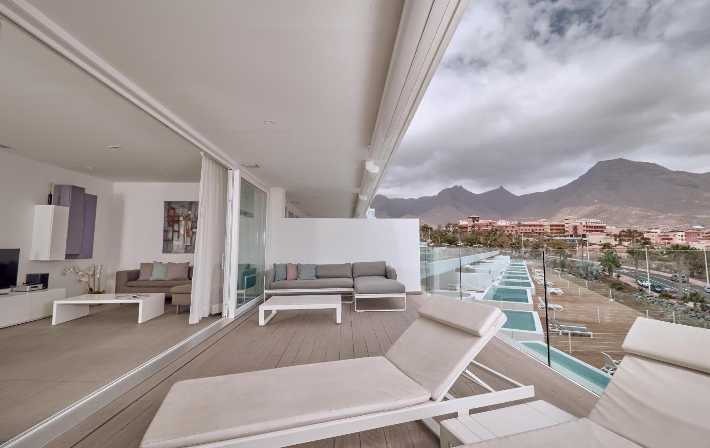 Divinity Bliss 1 bedroom sea view