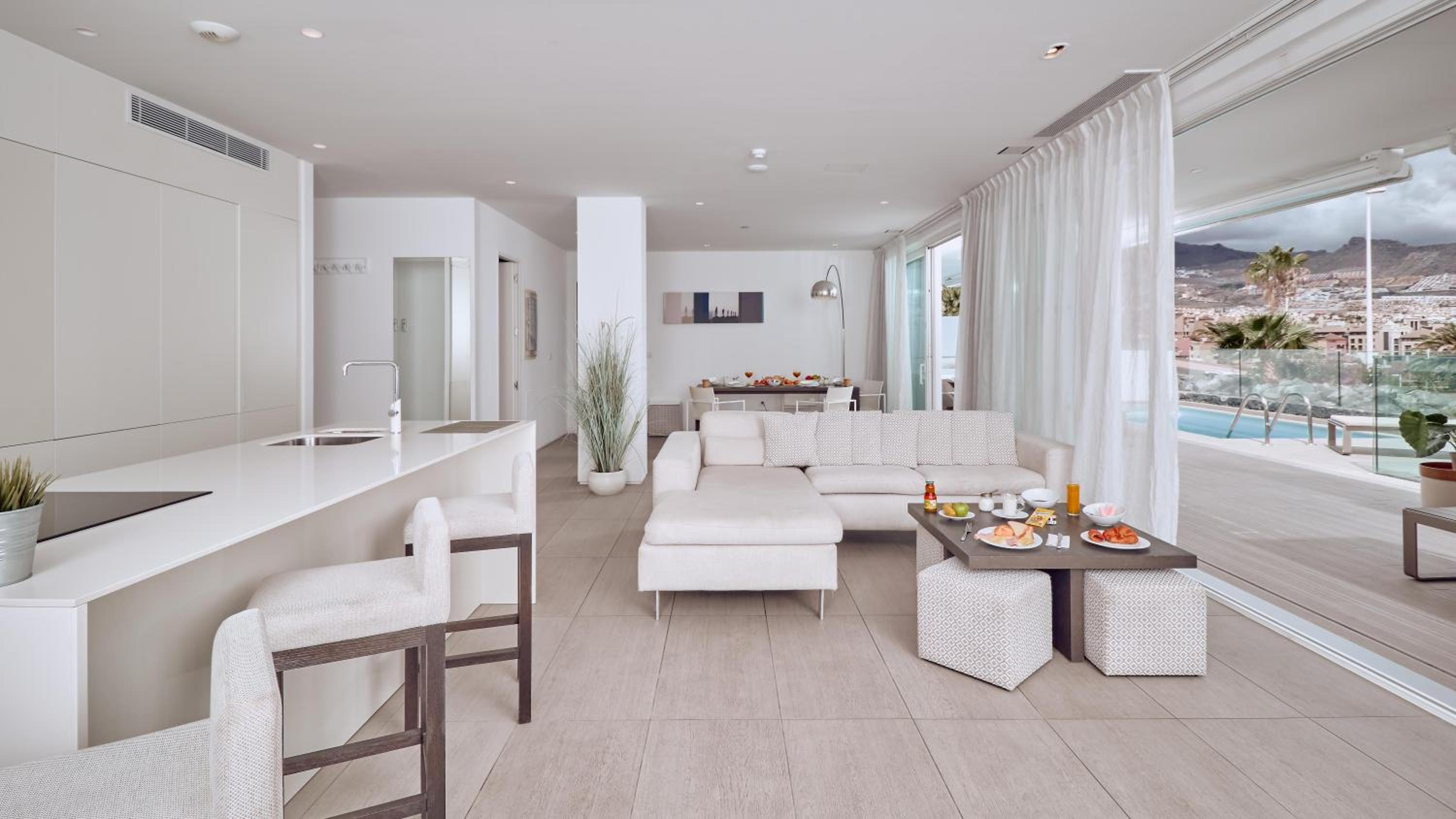 Infinity Mar 3 bedroom  Suite with private pool, hot tub and sea view