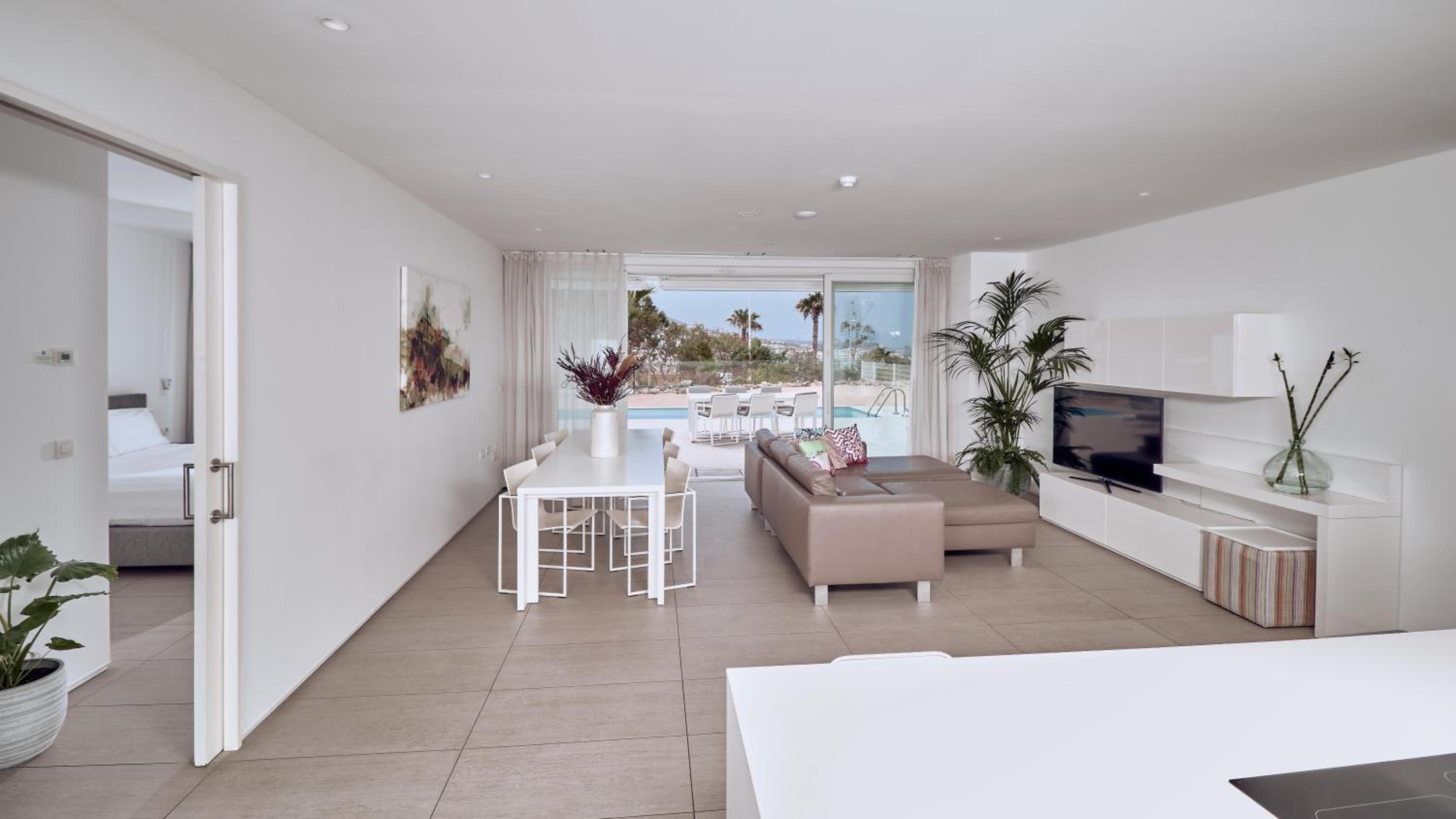 Infinity Mar 3 bedroom  Suite with private pool, hot tub and sea view thumbnail 5