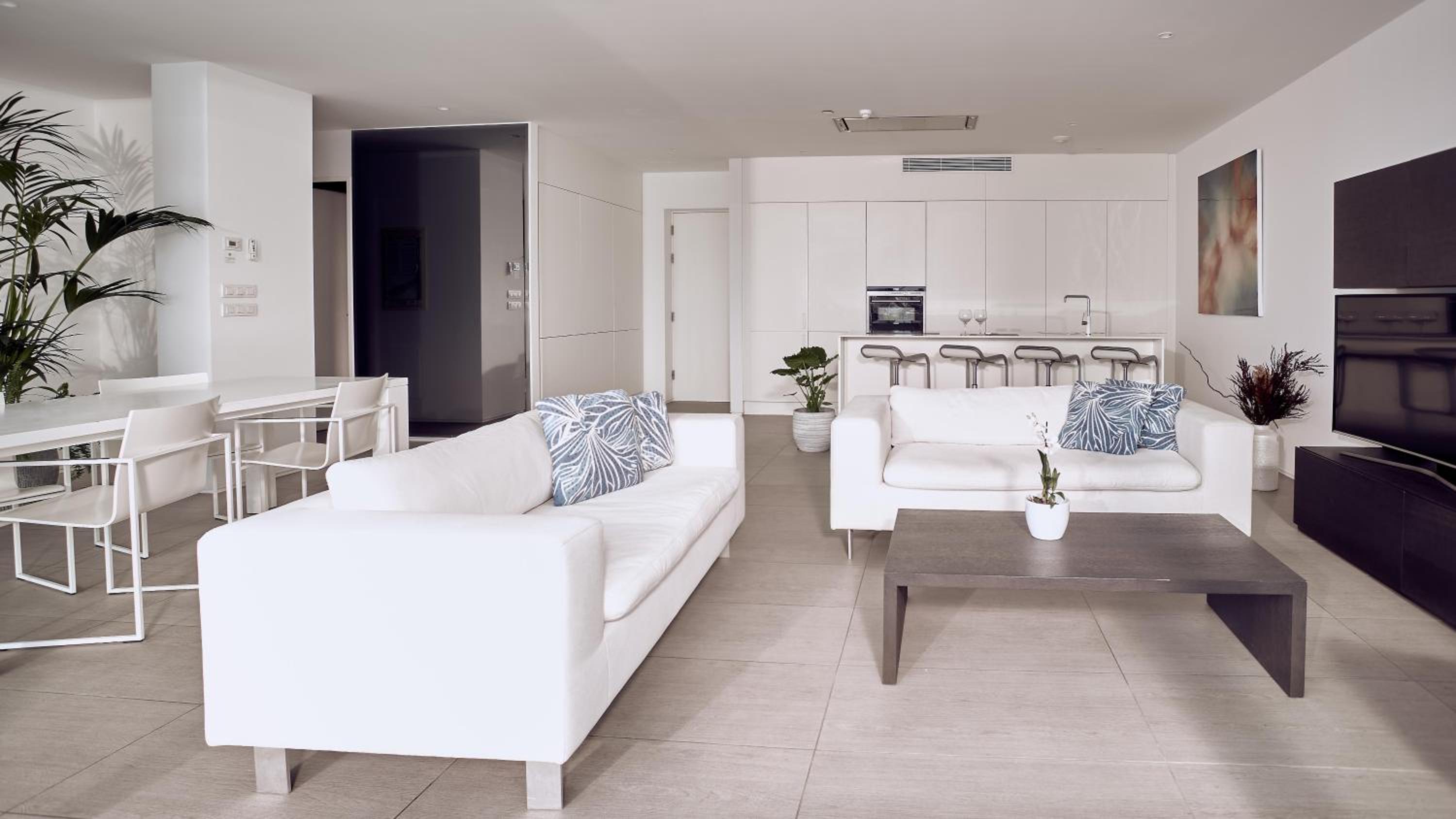 Serenity Mar 2 bedroom Suite with private pool, hot tub and sea view thumbnail 6