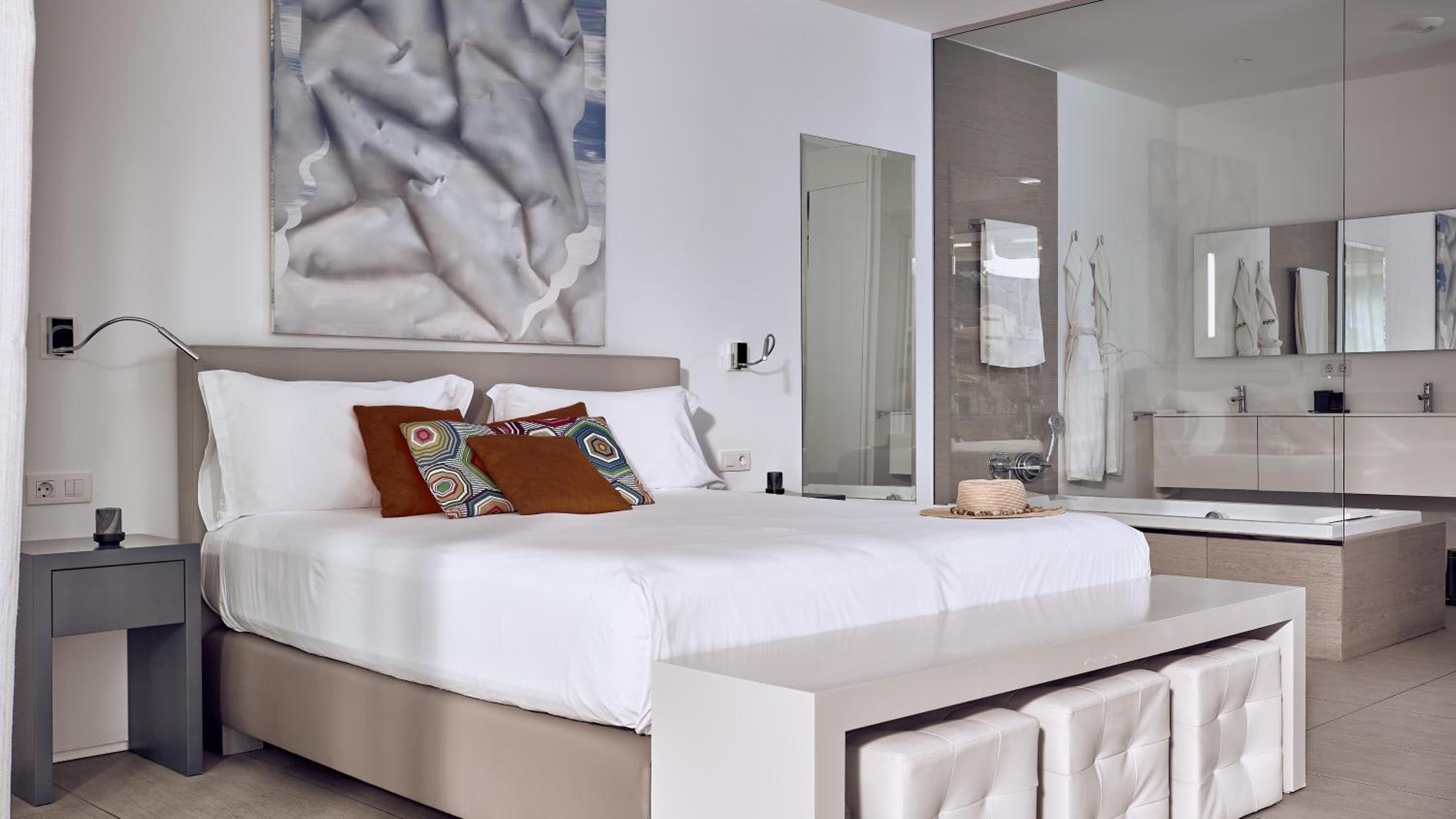 Serenity Essence 2 bedroom Suite extra large thumbnail 6