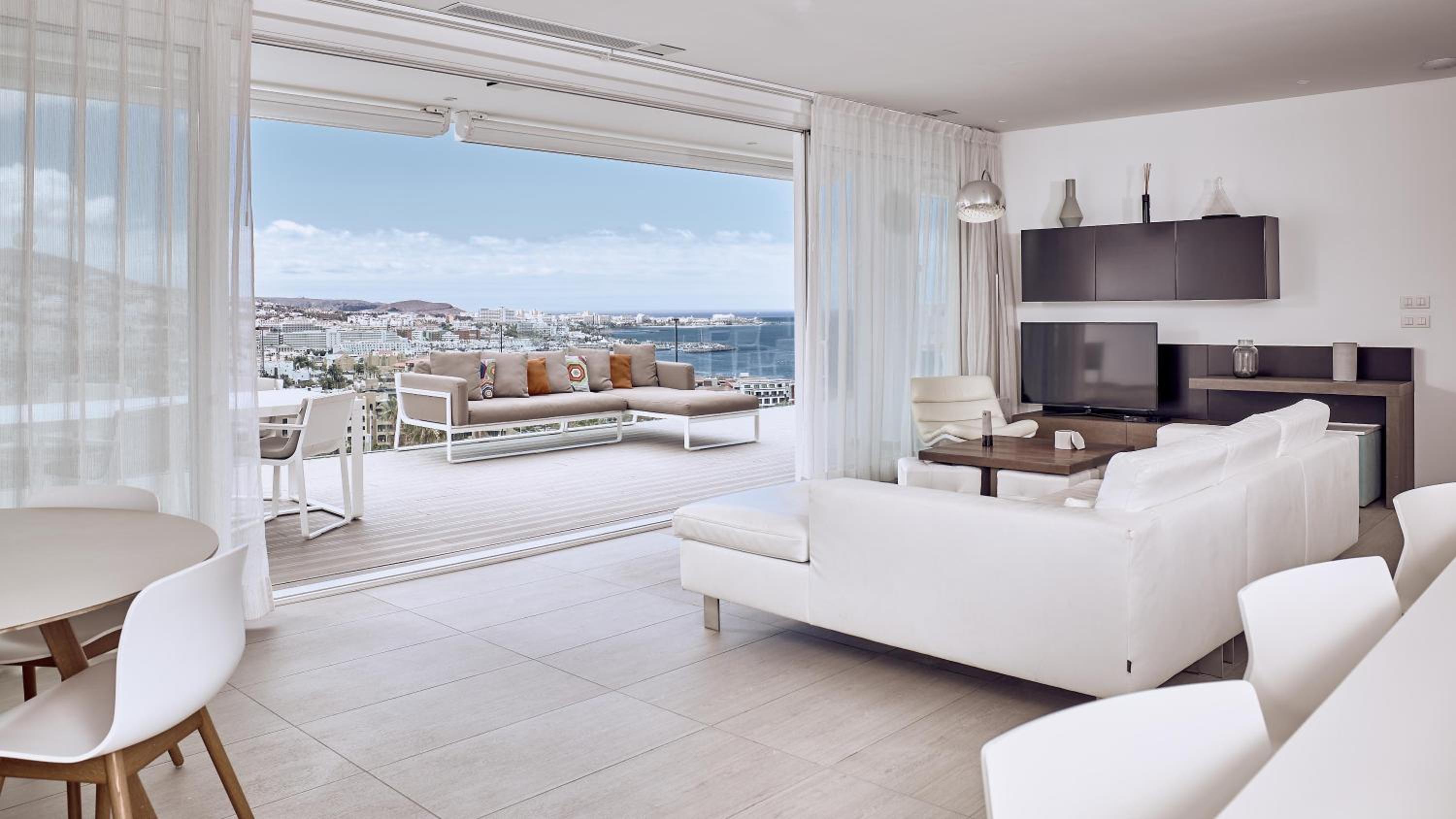 Serenity Essence 2 bedroom Suite extra large thumbnail 5