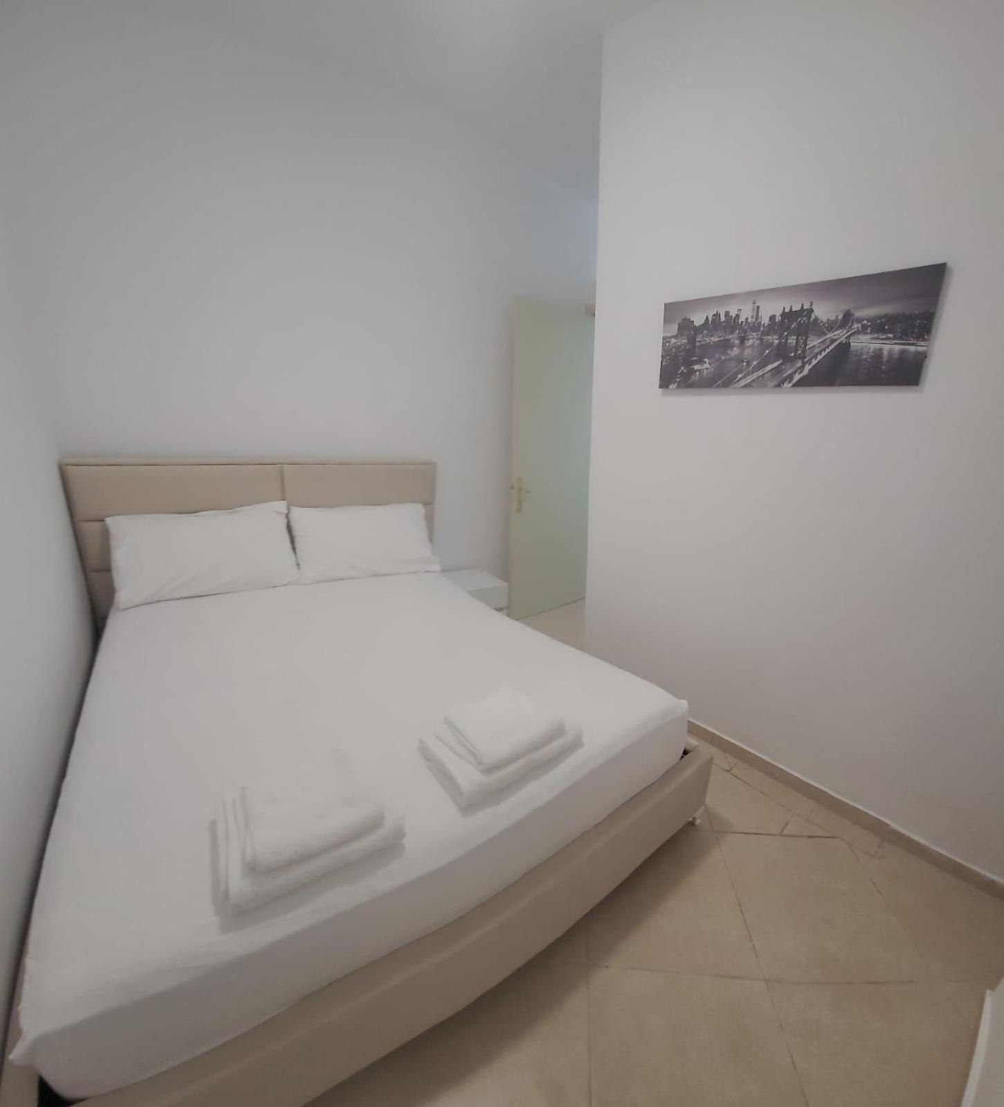 One-Bedroom Apartment with Sea View and Balcony