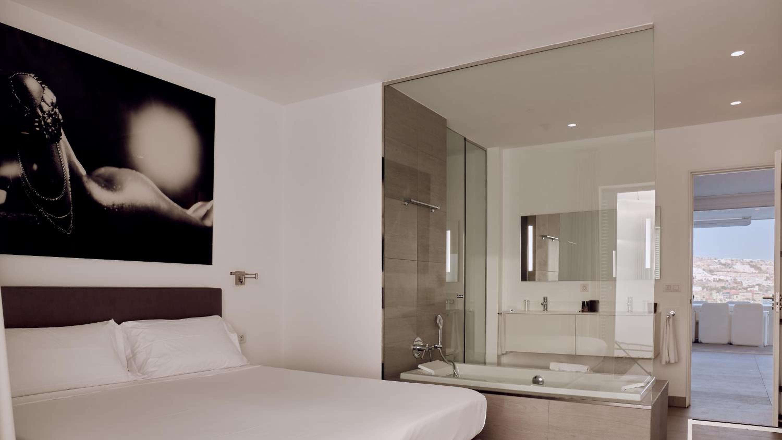 Infinity Harmony 3 bedroom  with private pool, hot tub and sea view thumbnail 6