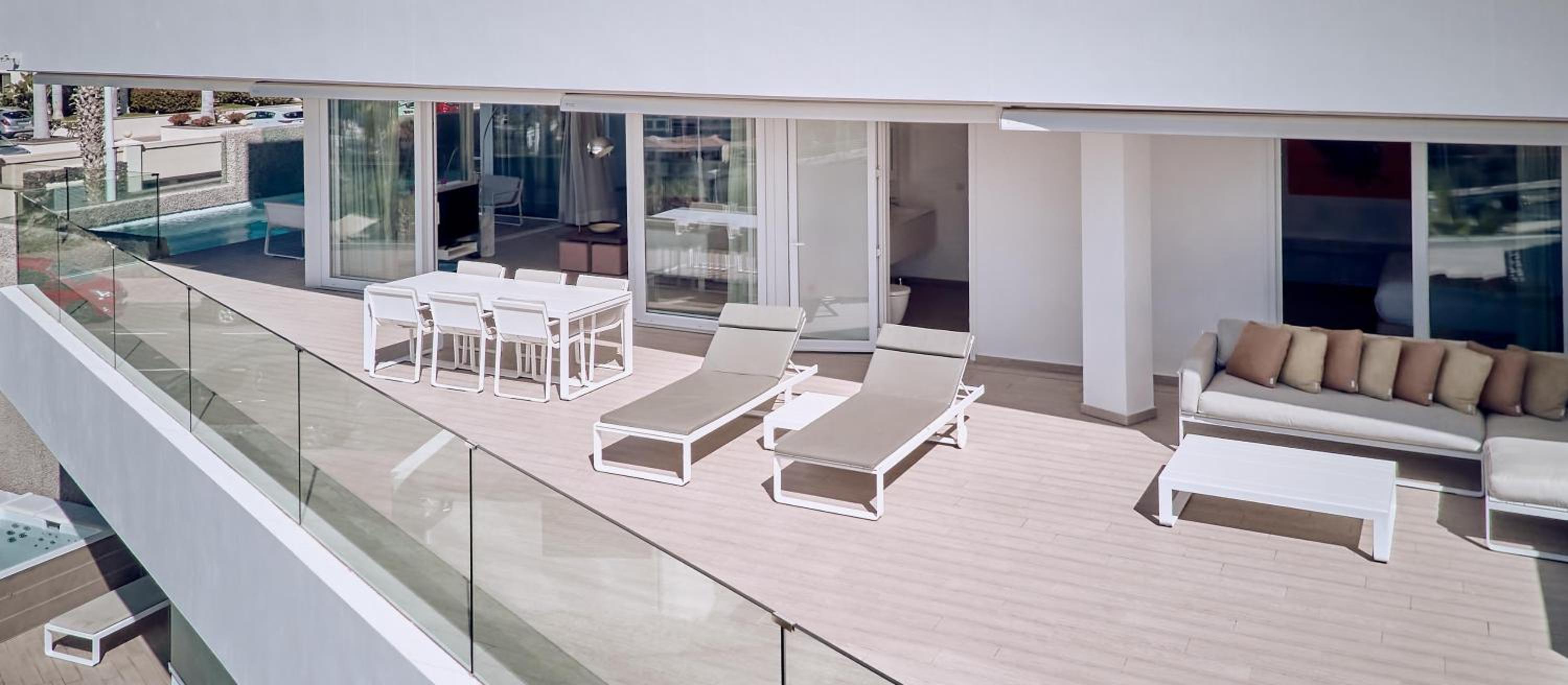 Serenity Elegance 2 bedroom  Suite extra large with private pool and sea  view thumbnail 6