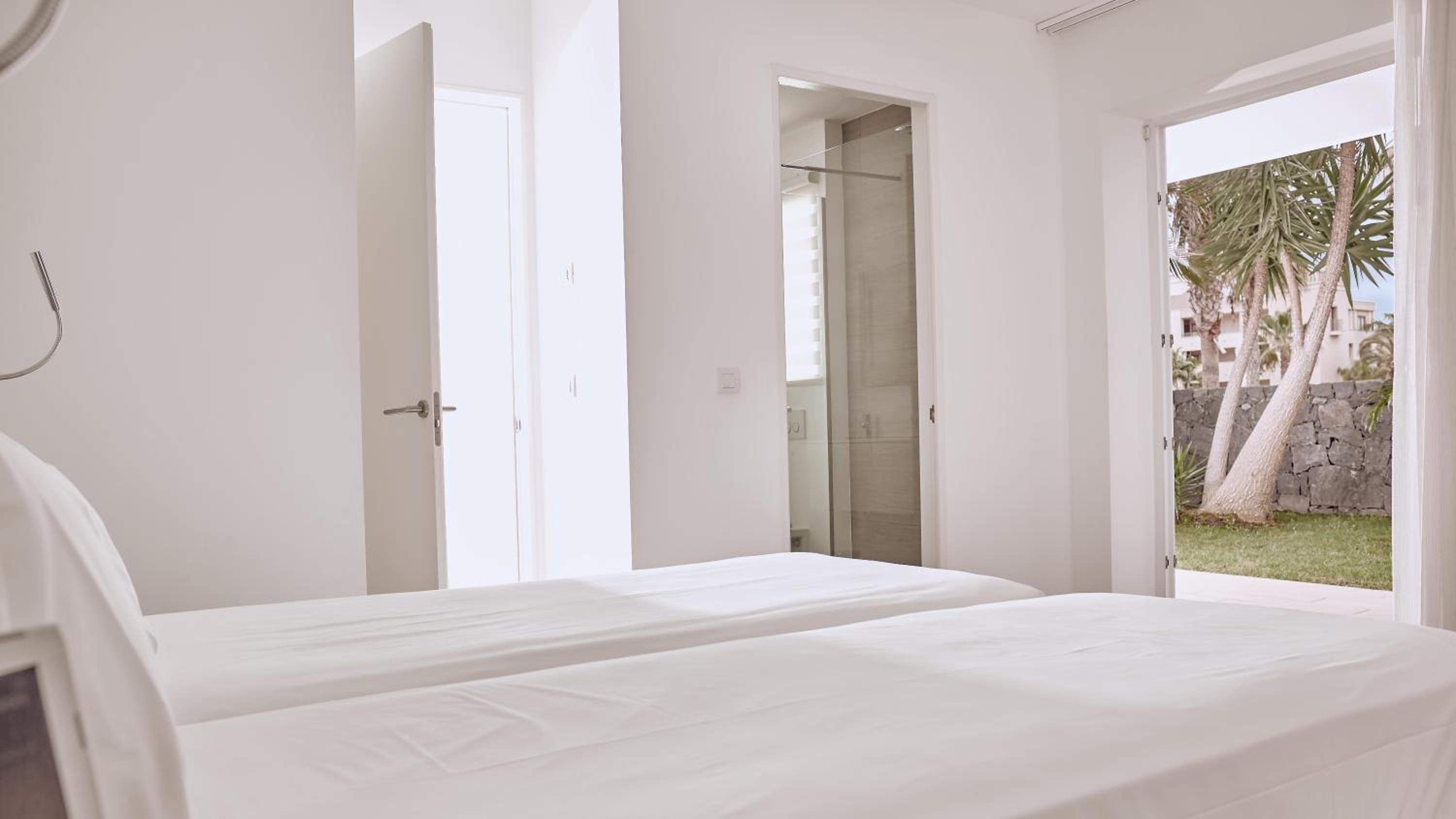 Serenity Elegance 2 bedroom  Suite extra large with private pool and sea  view