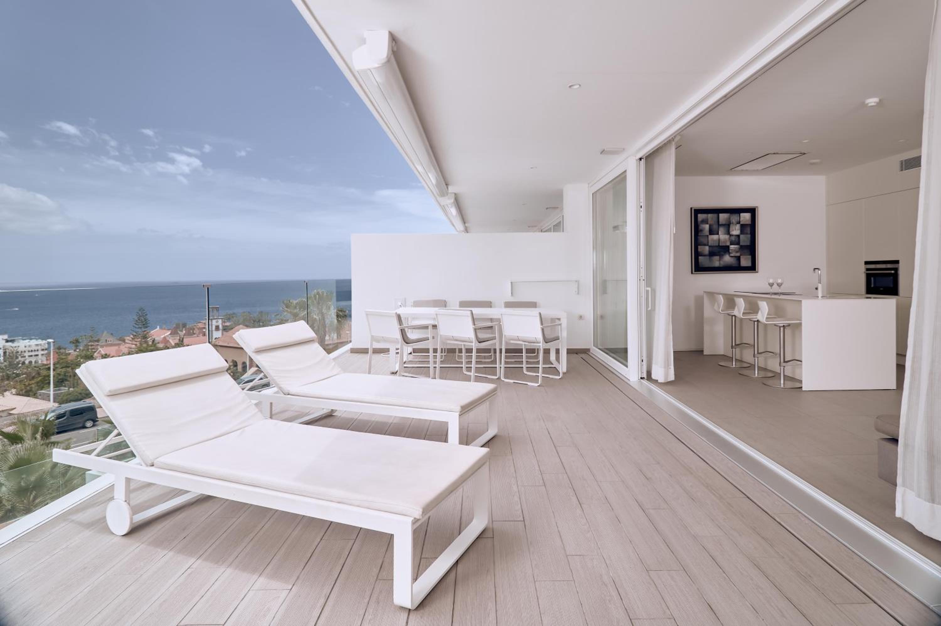 Divinity Bliss 1 bedroom sea view thumbnail 6