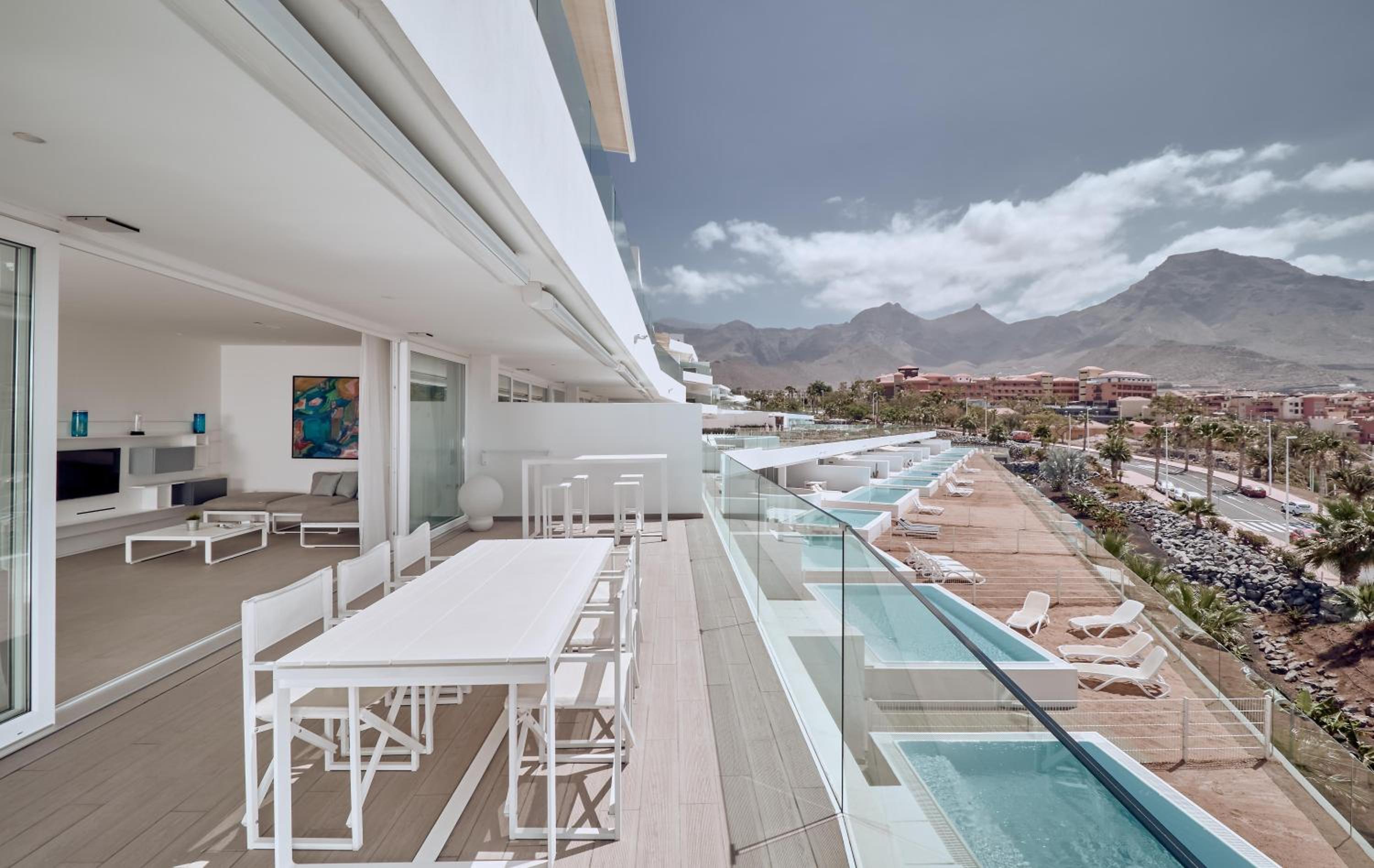 Divinity Bliss 1 bedroom sea view thumbnail 5