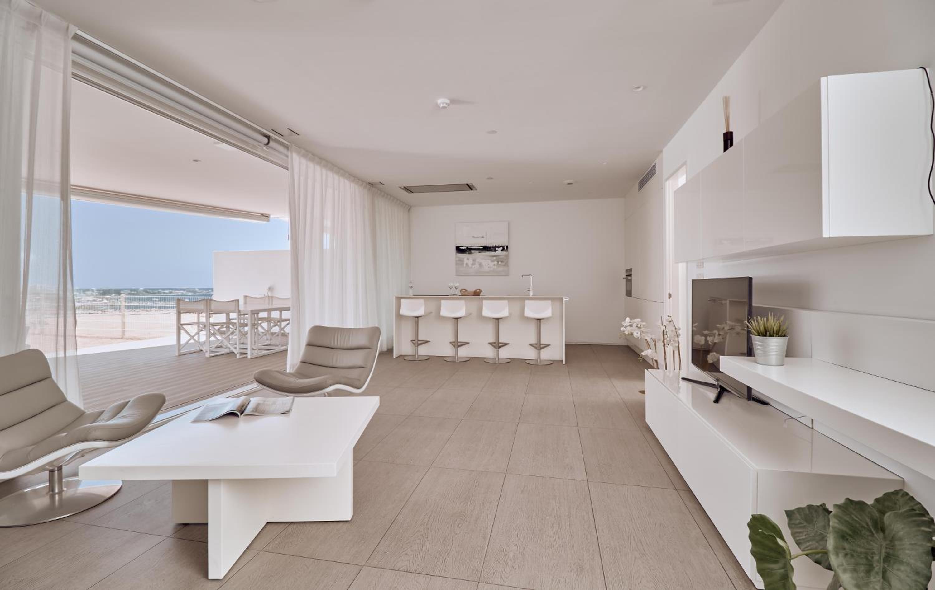 Serenity Bliss 2 bedroom Suite sea view thumbnail 6