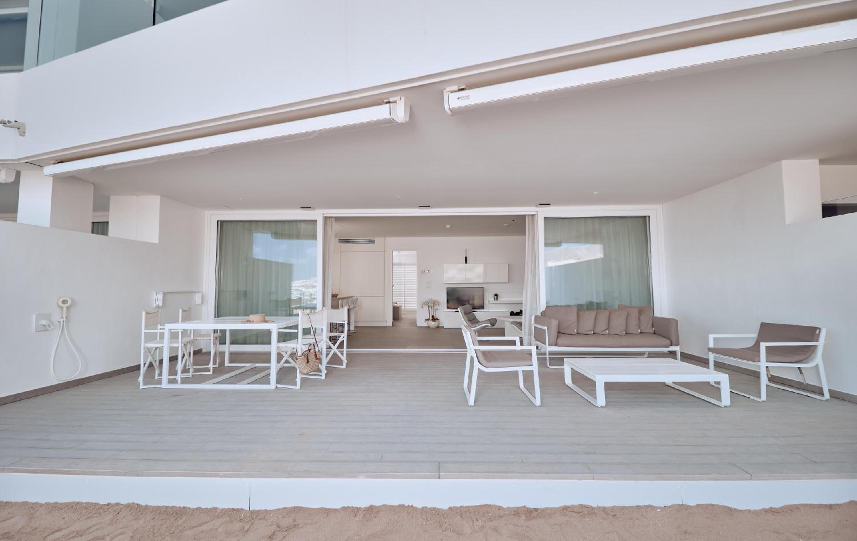 Serenity Bliss 2 bedroom Suite sea view