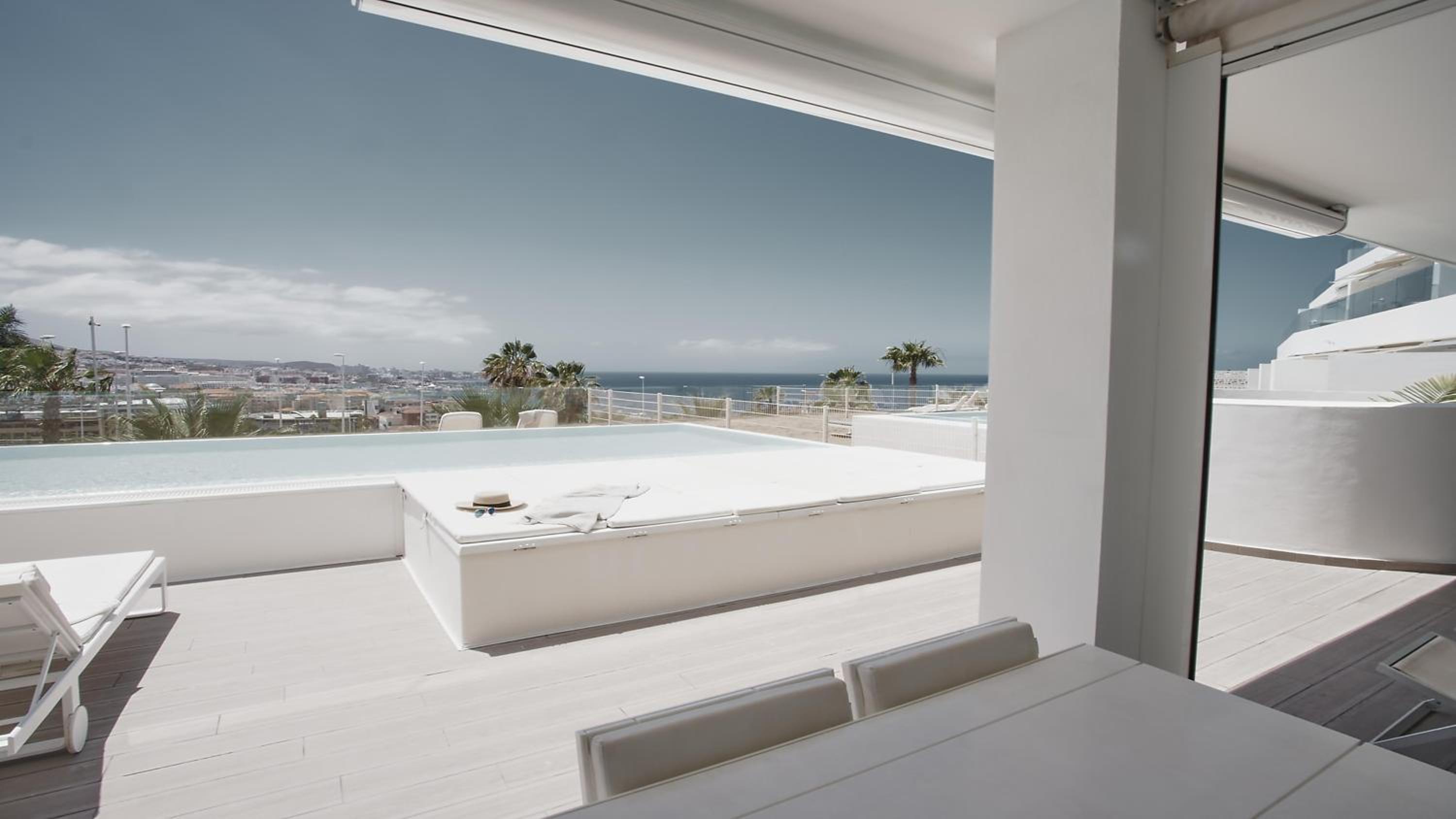 Divinity Rio 1 bedroom Suite with private pool and sea view thumbnail 6