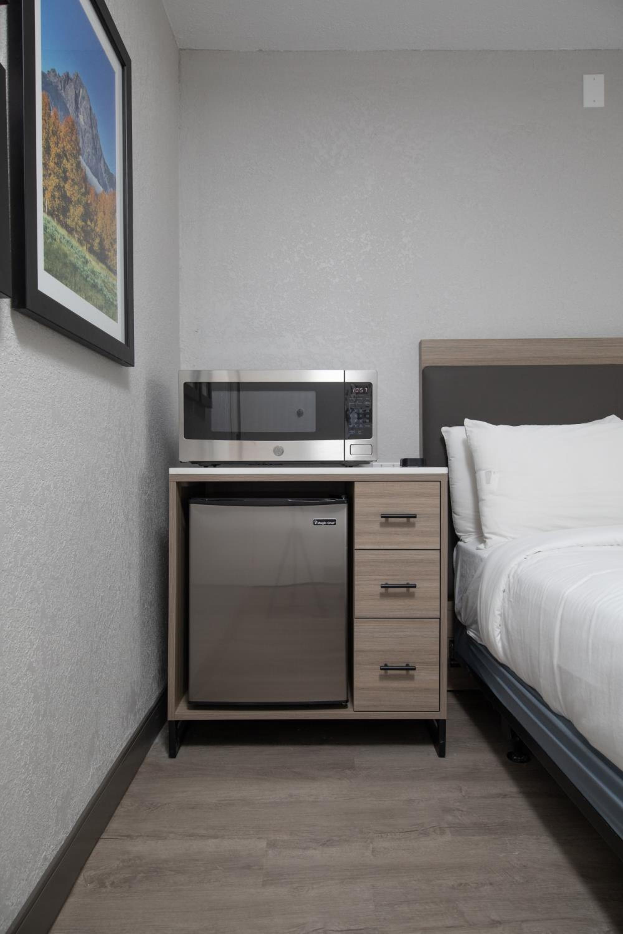 1 Full Bed ADA Bathtub with Hospitality Center photo 3