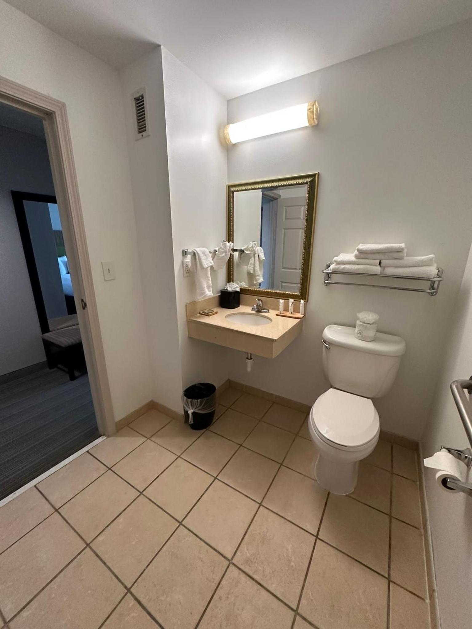 King Suite - Disability Access/Non-Smoking