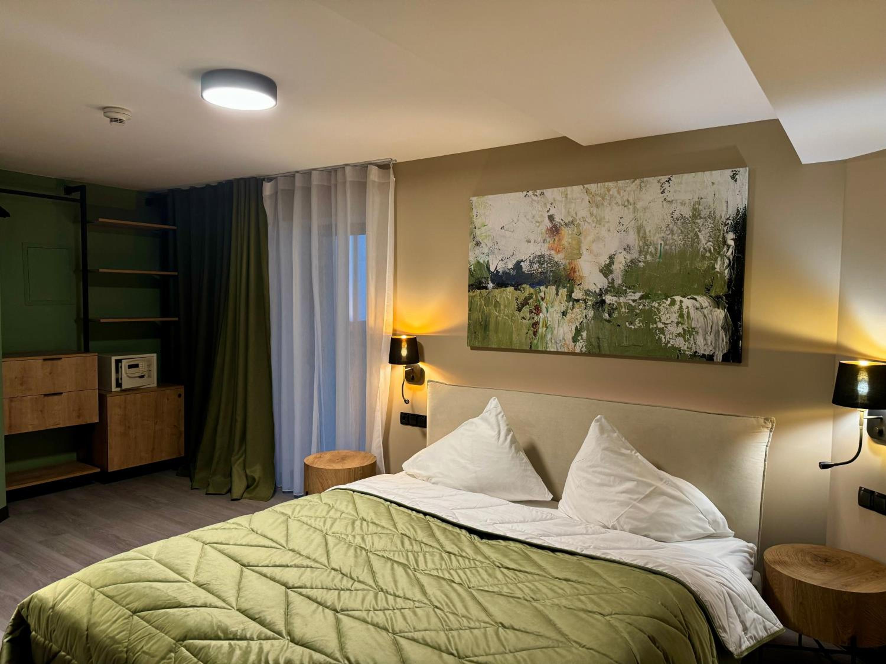 Deluxe Suite photo 2