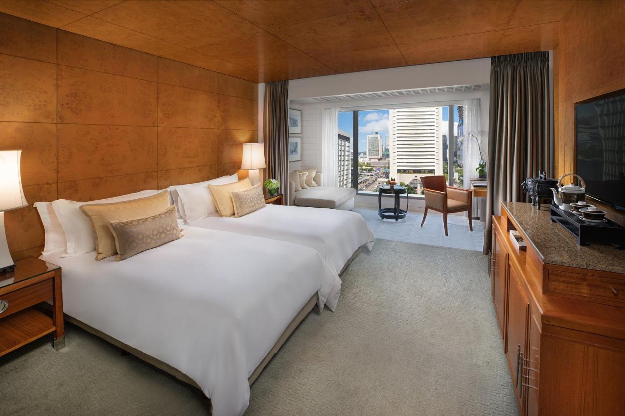 Statue Square View Twin Room