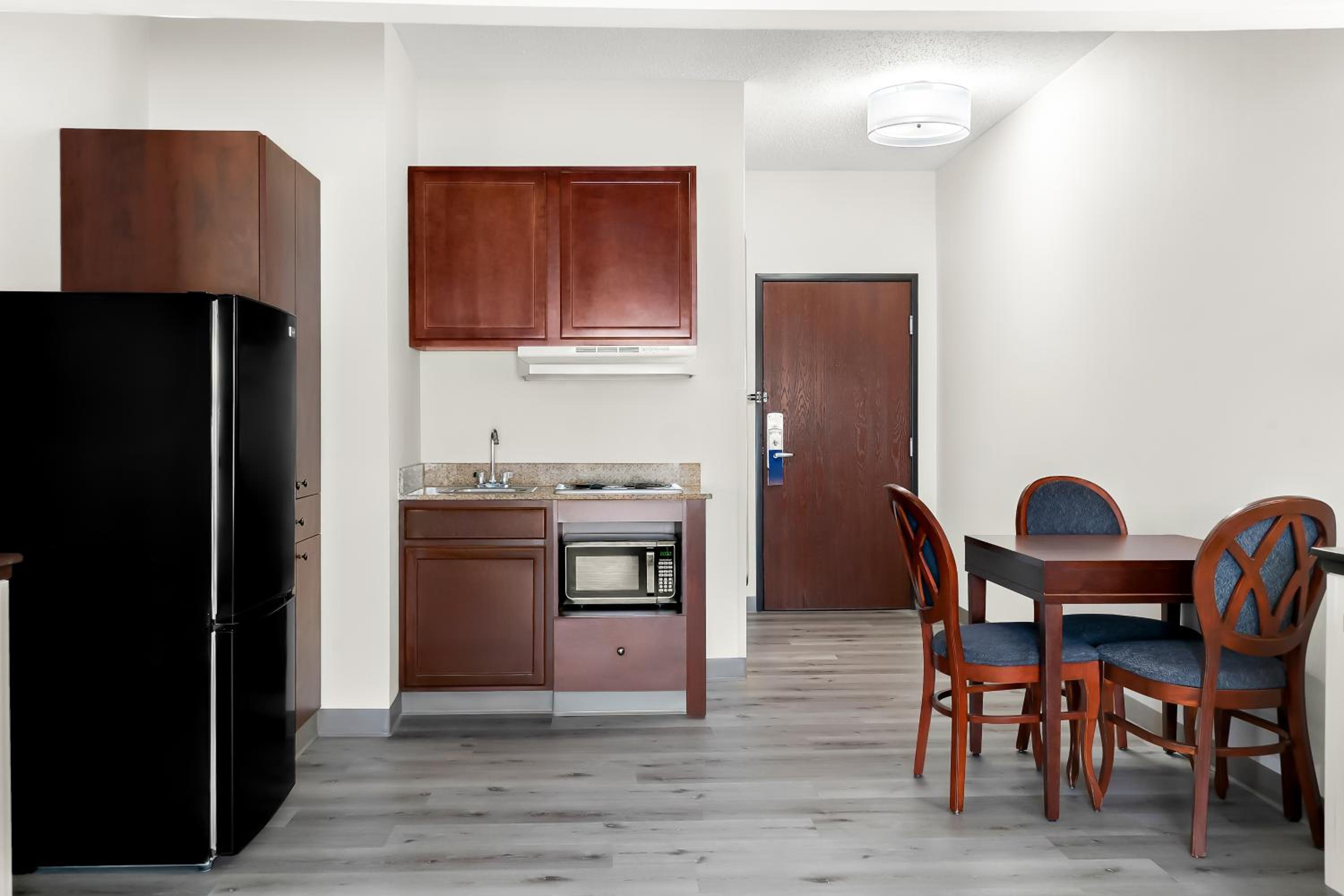 Superior King Suite - Non-Smoking - Photo 1