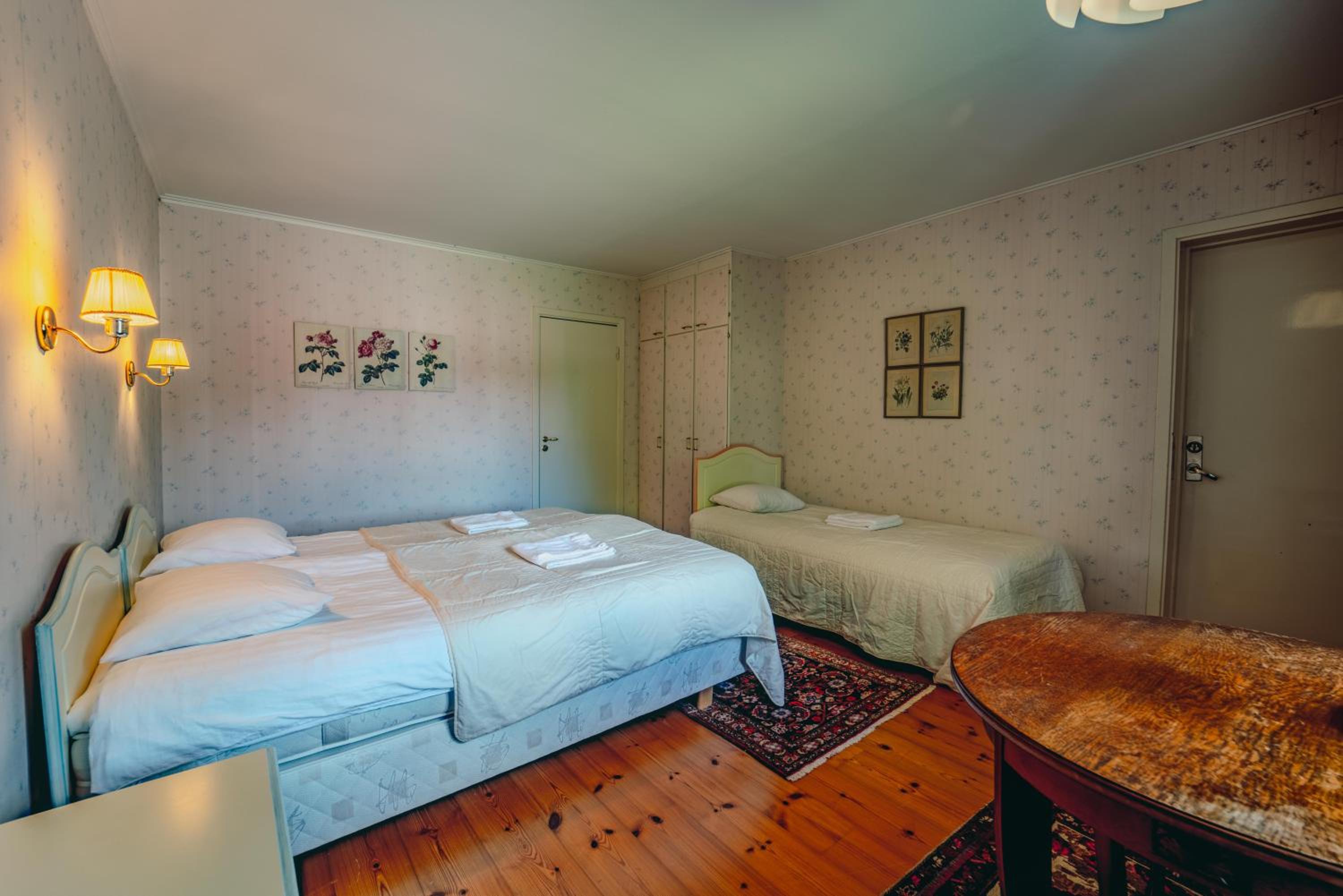 Family Room with Private Bathroom photo 1