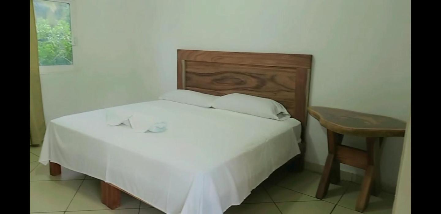 Queen Room With Pool View photo 1