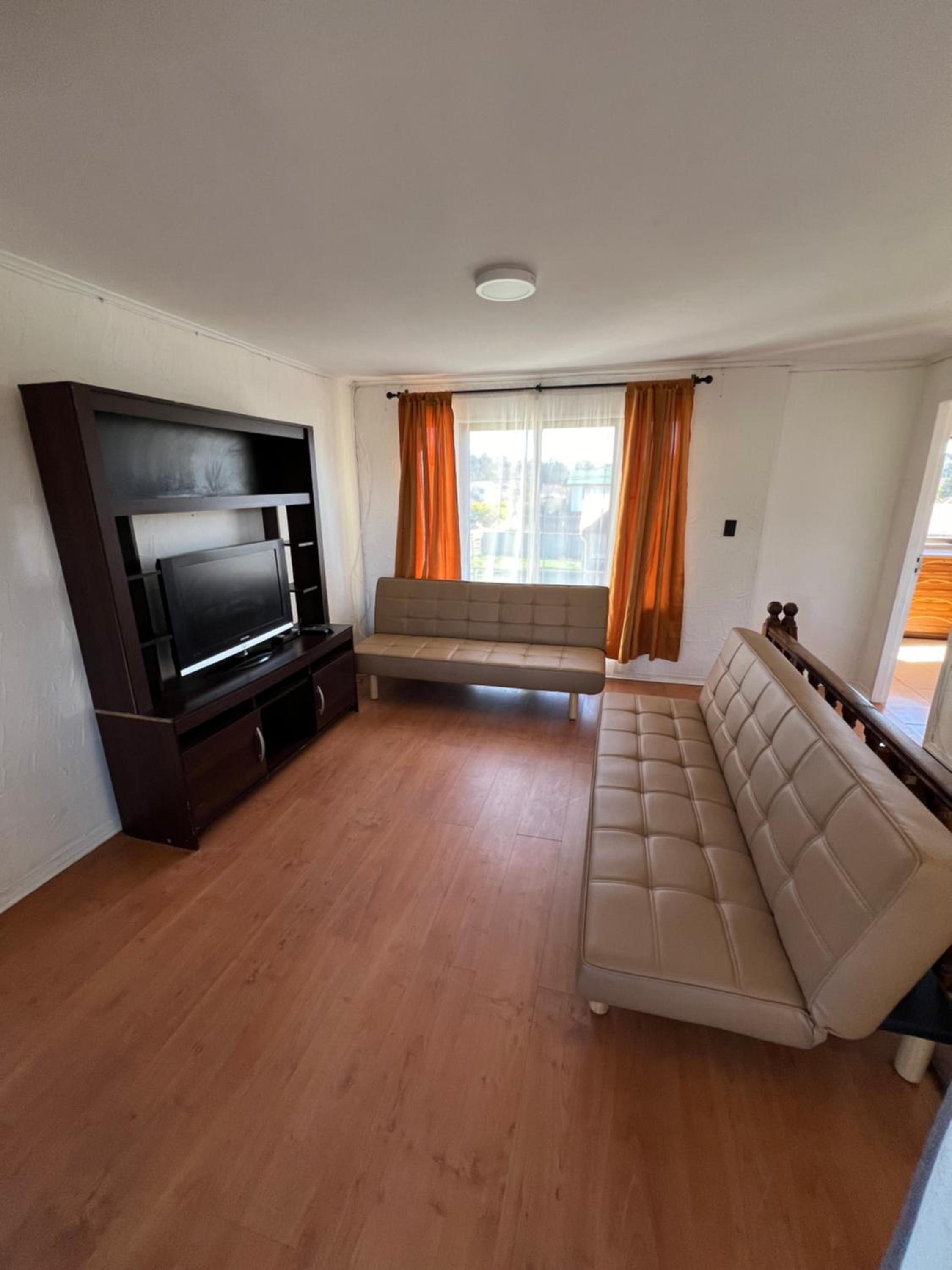 Seven-Bedroom House photo 1