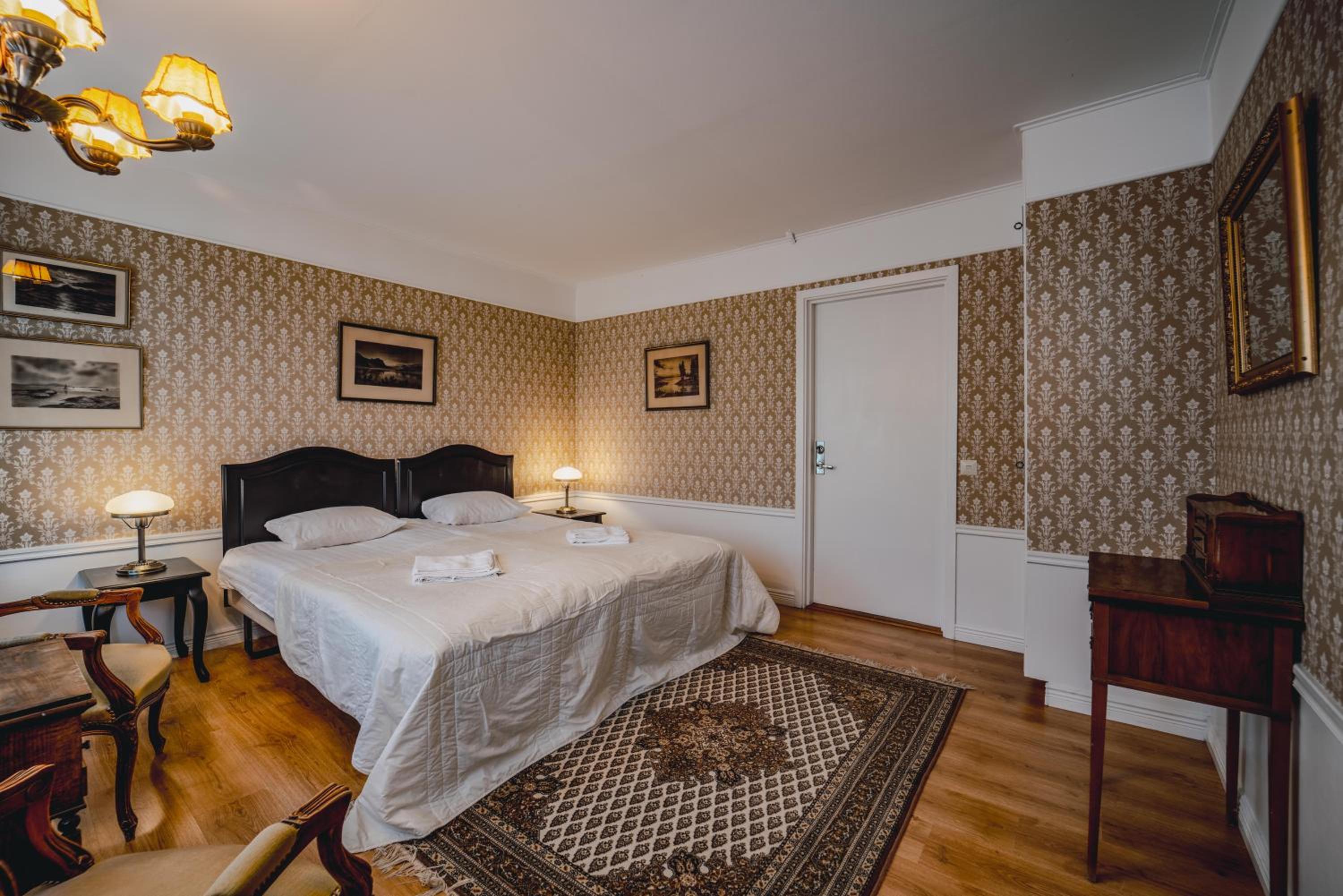 Double Room with Private Bathroom photo 3