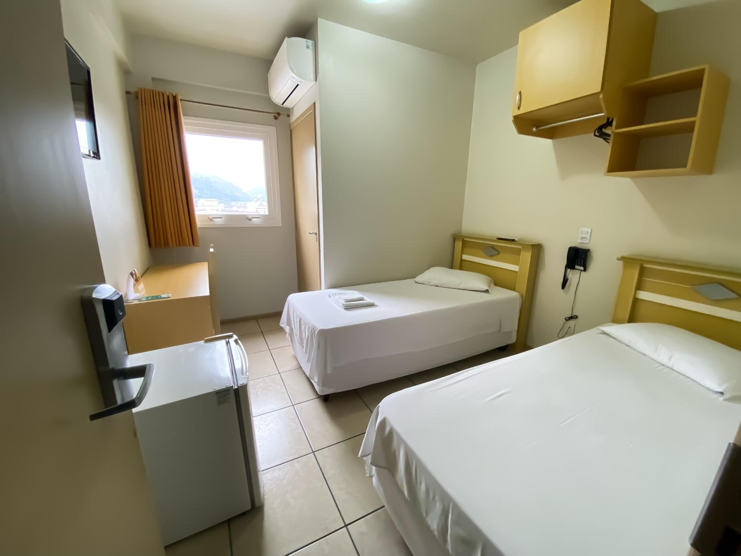 Standard Twin Room photo 1