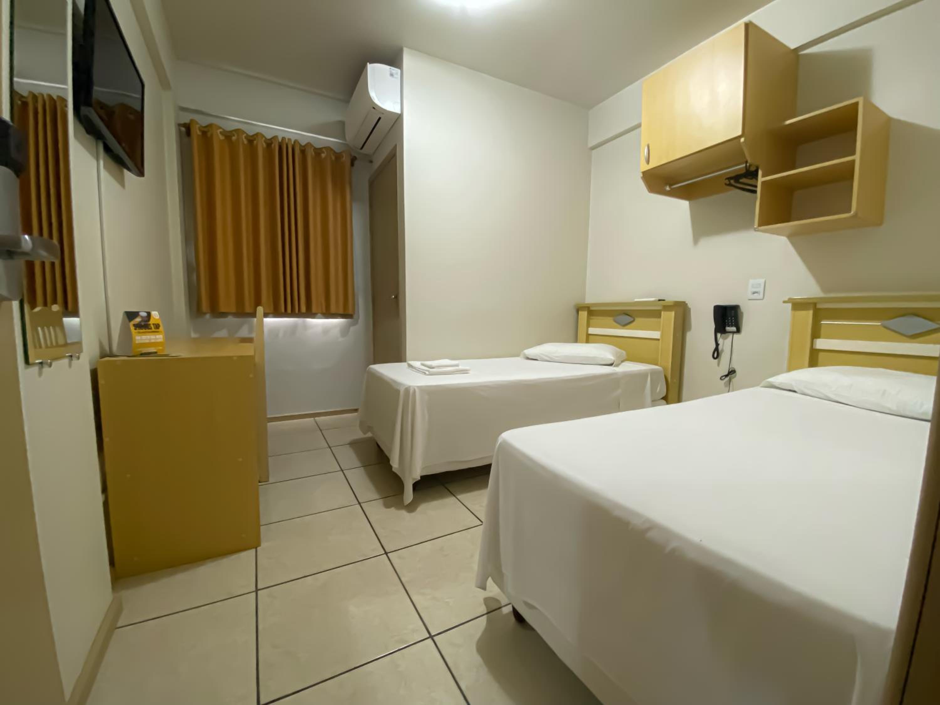 Budget Twin Room photo 3