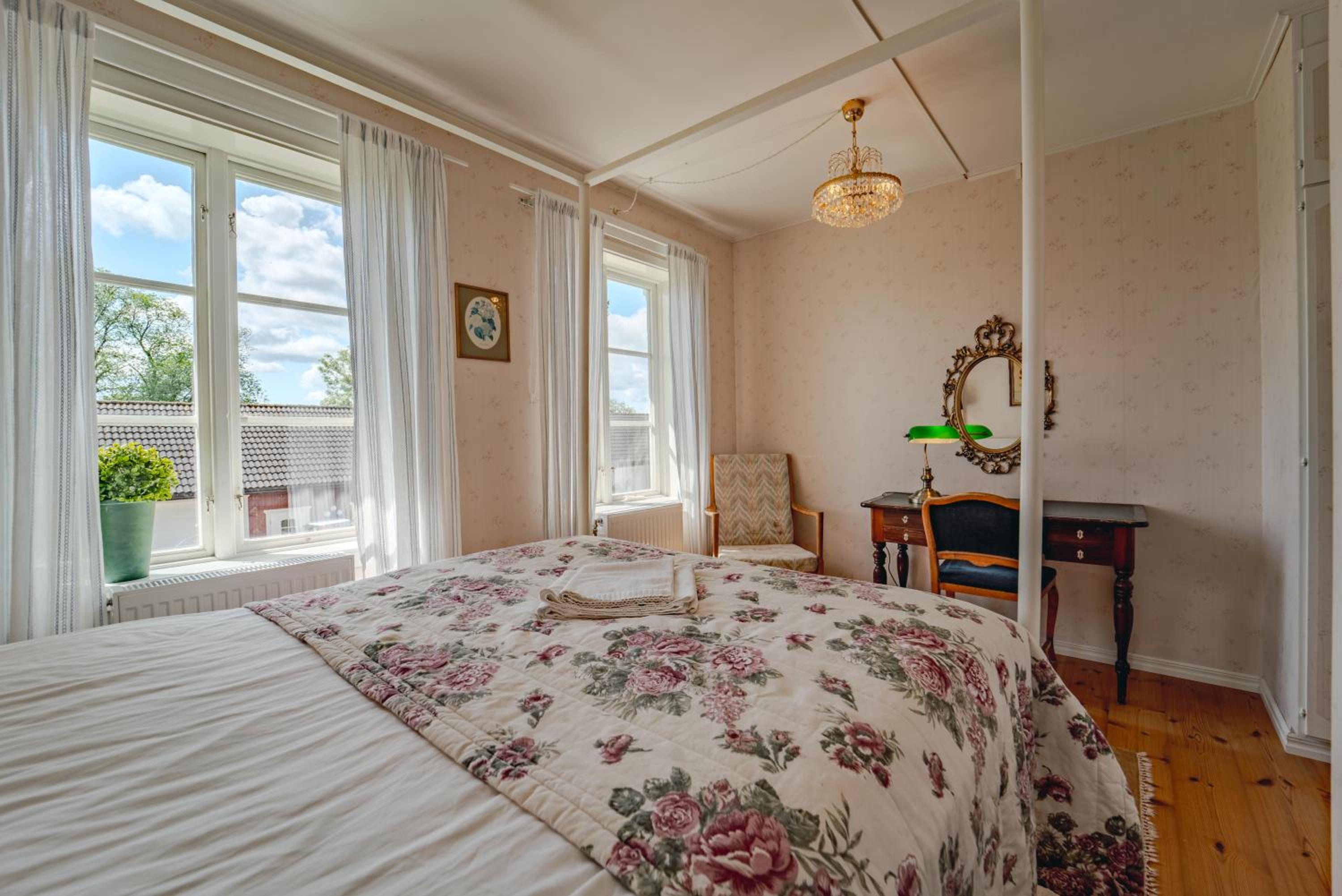 Single Room with Private Bathroom photo 3