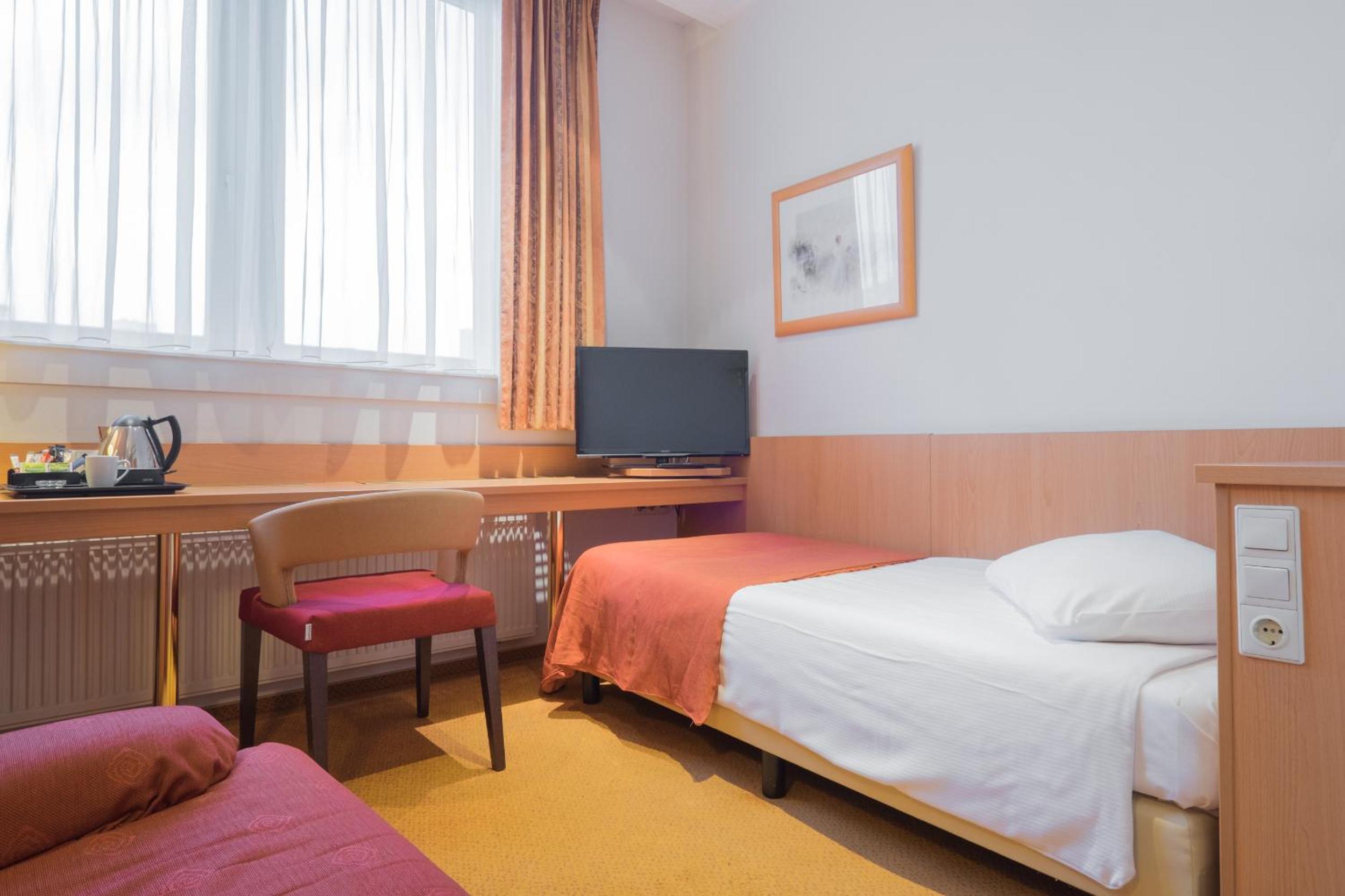 Single Room photo 2