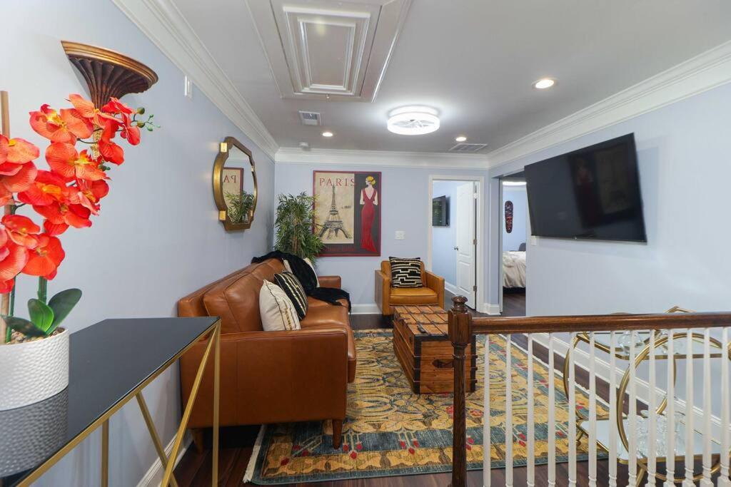 Three-Bedroom House photo 3