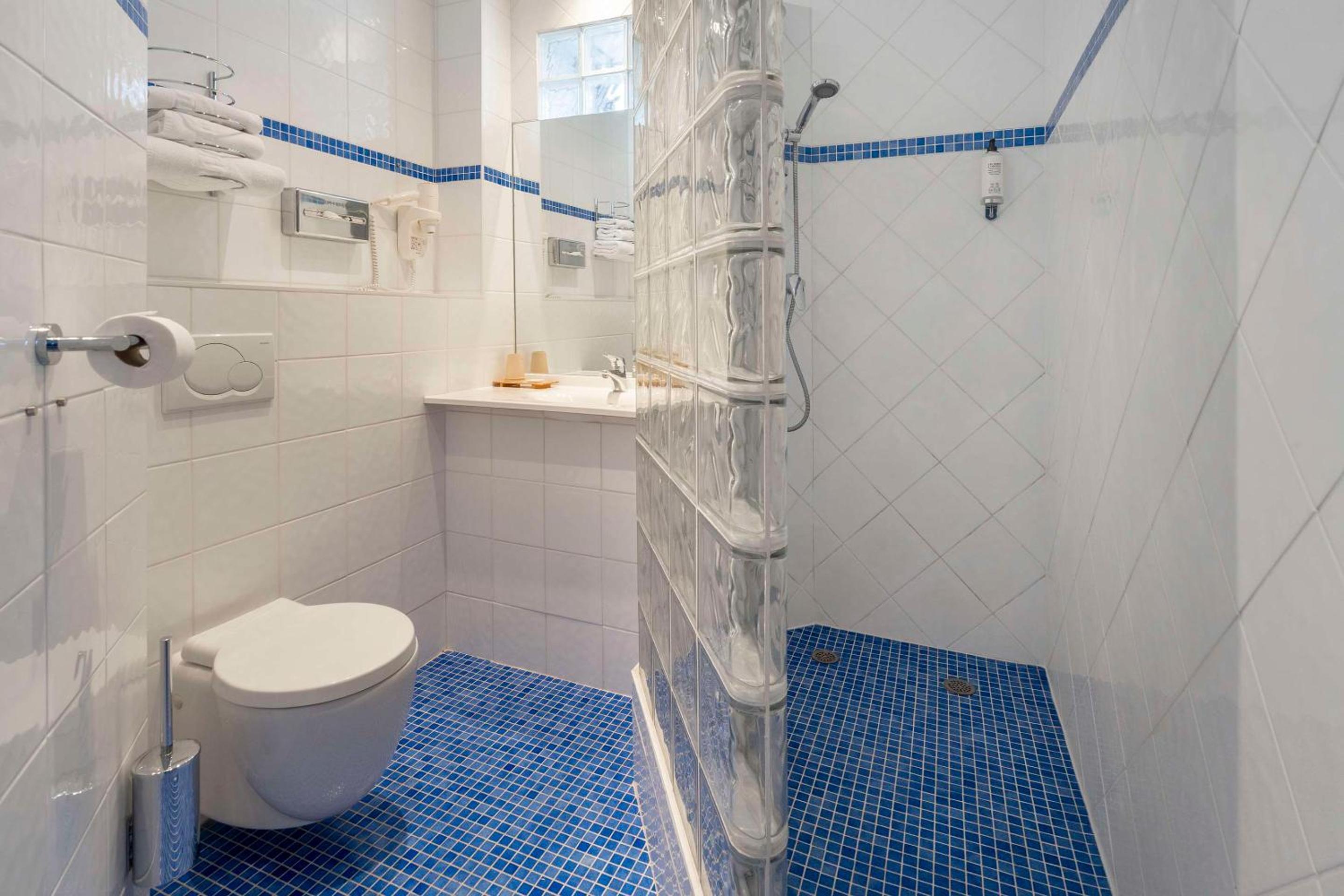 Comfort Twin Room - Non-Smoking photo 2