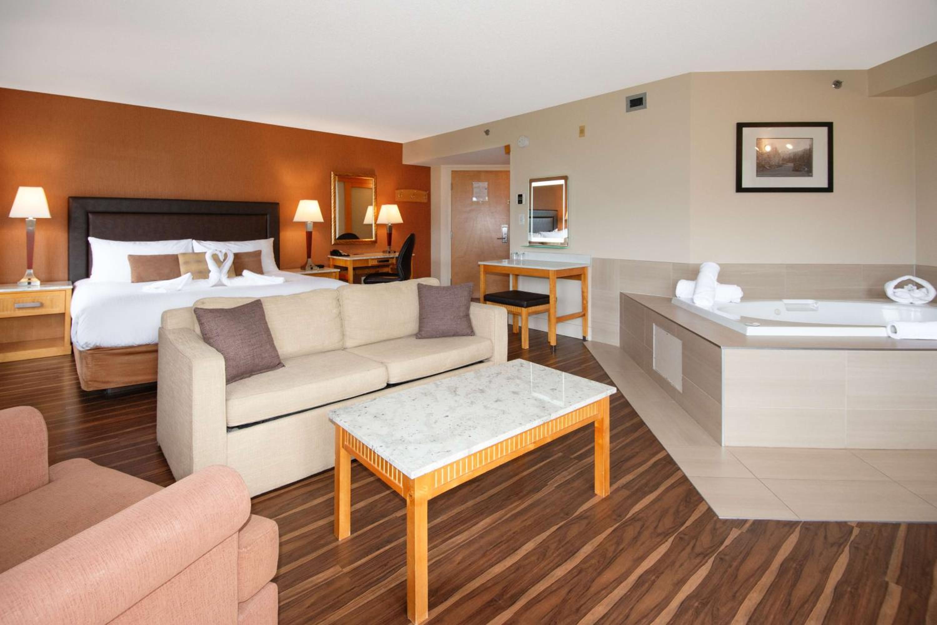 Coast Executive King Suite with Jetted Tub  photo 1