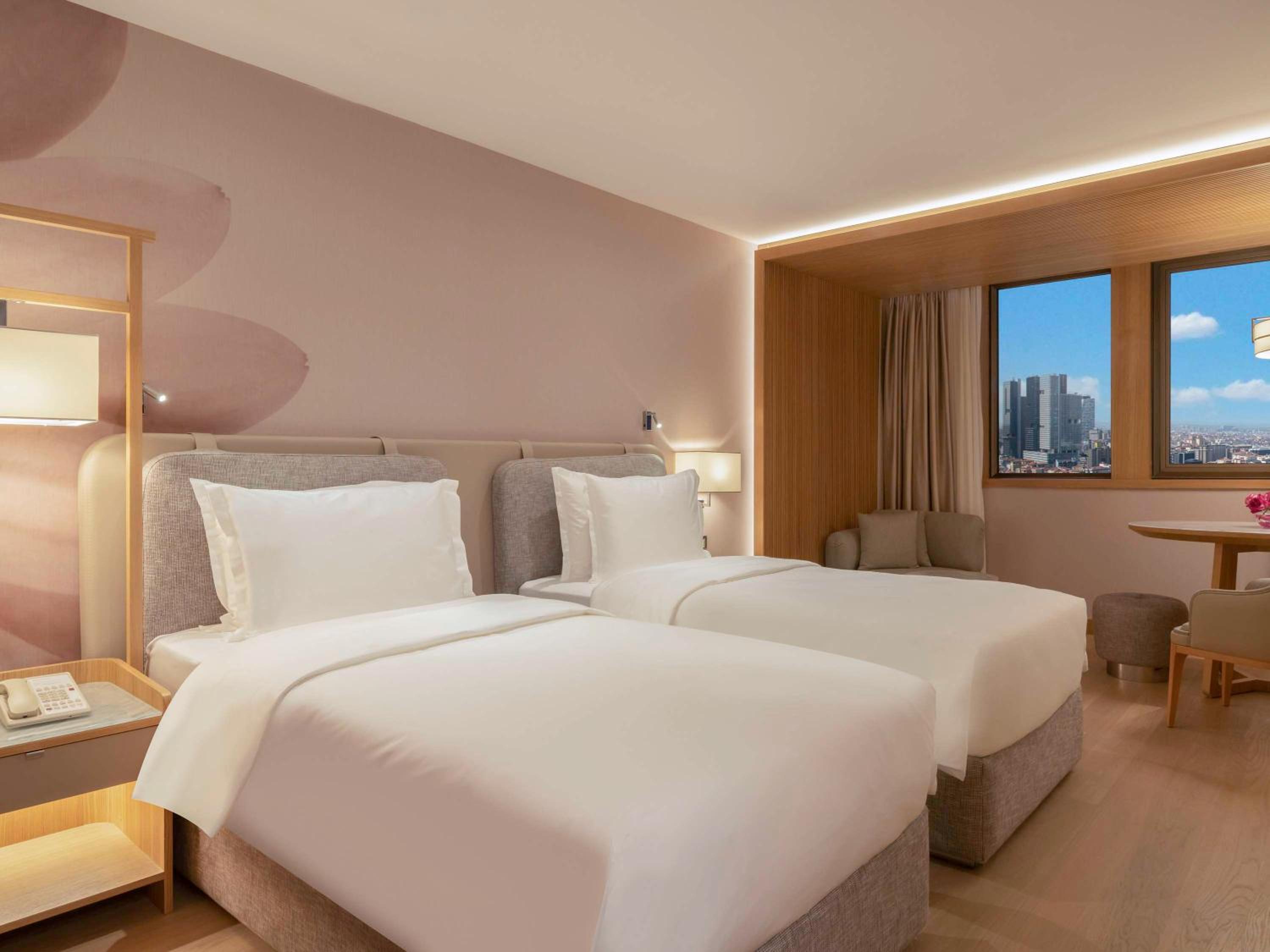 Superior Room City View Twin Bed - Photo 6