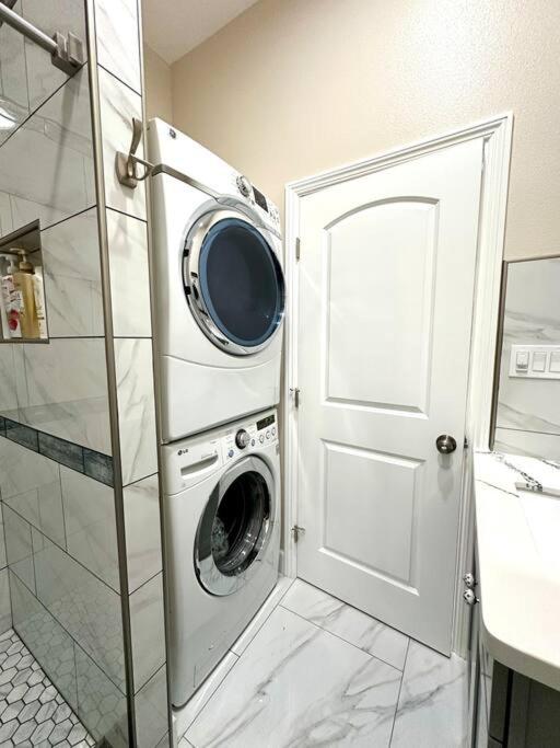 Three-Bedroom House photo 2