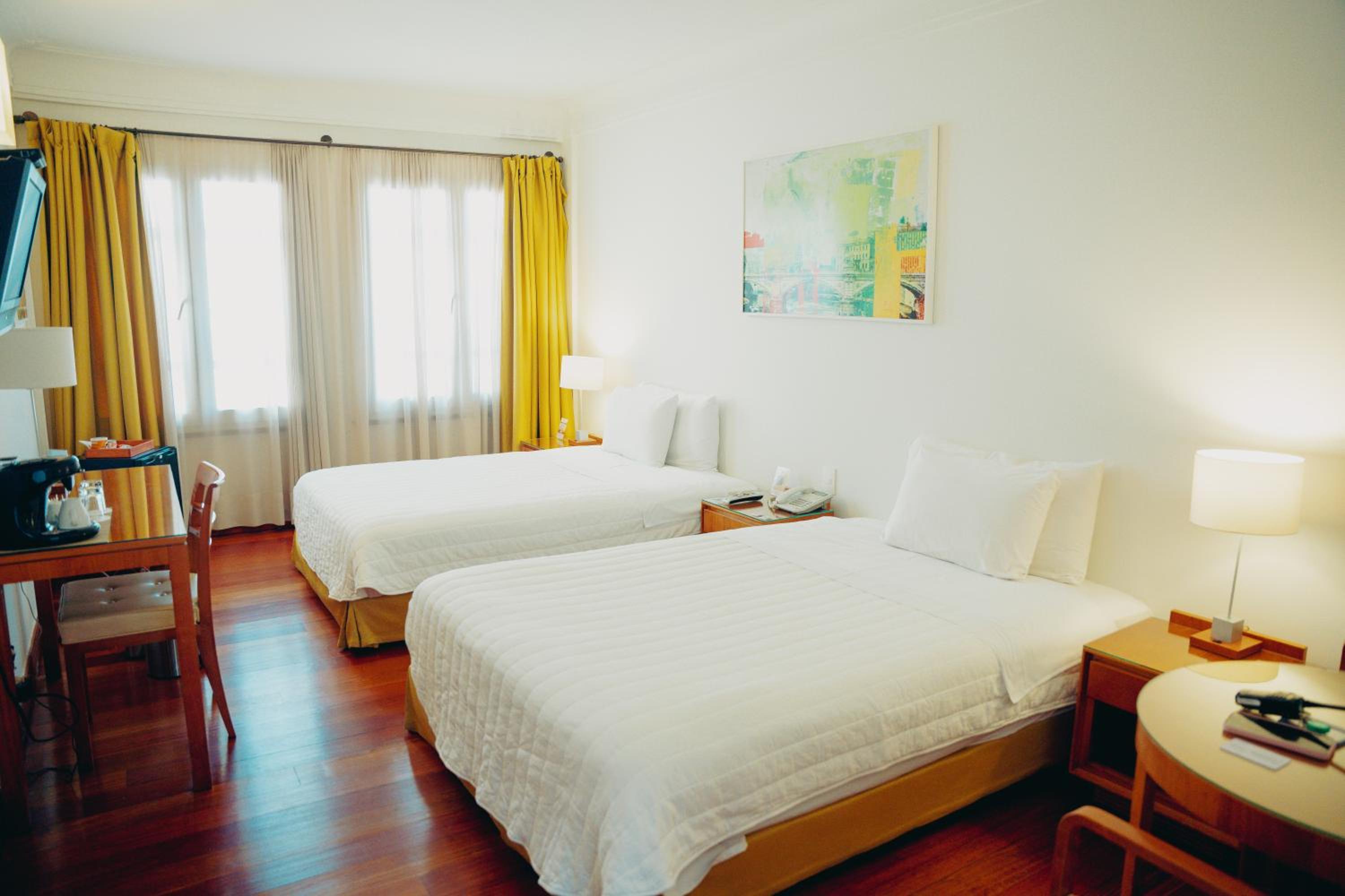 Standard Twin Room - Photo 2