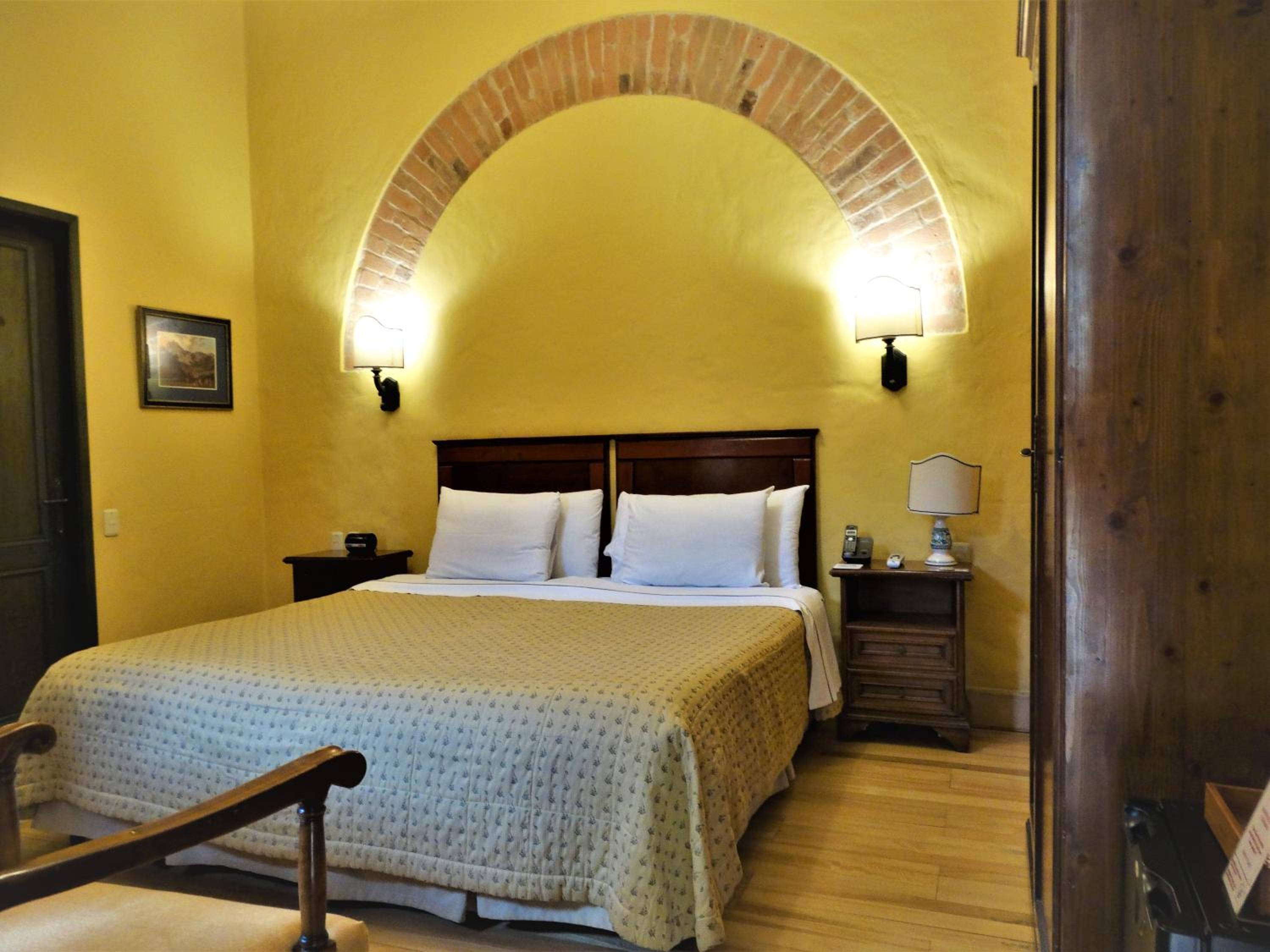 Standard Queen Room photo 1
