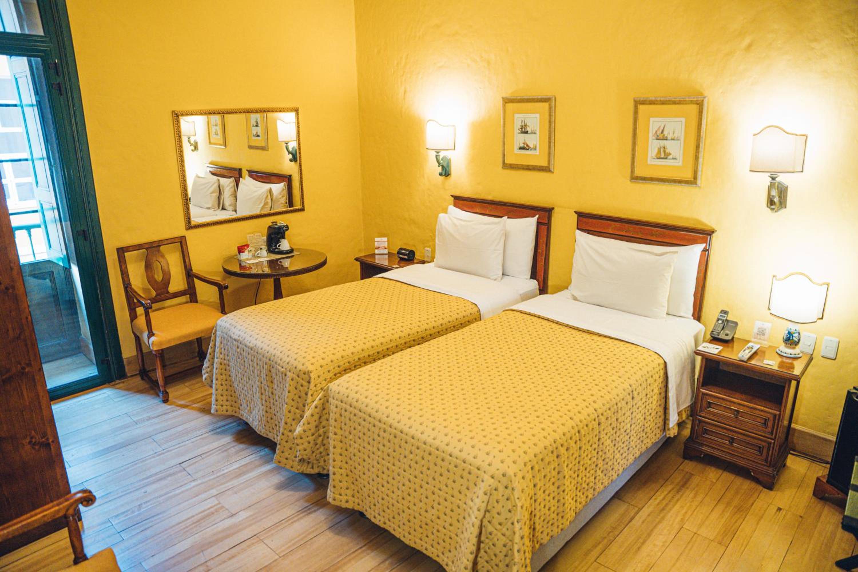 Large Twin Room photo 3