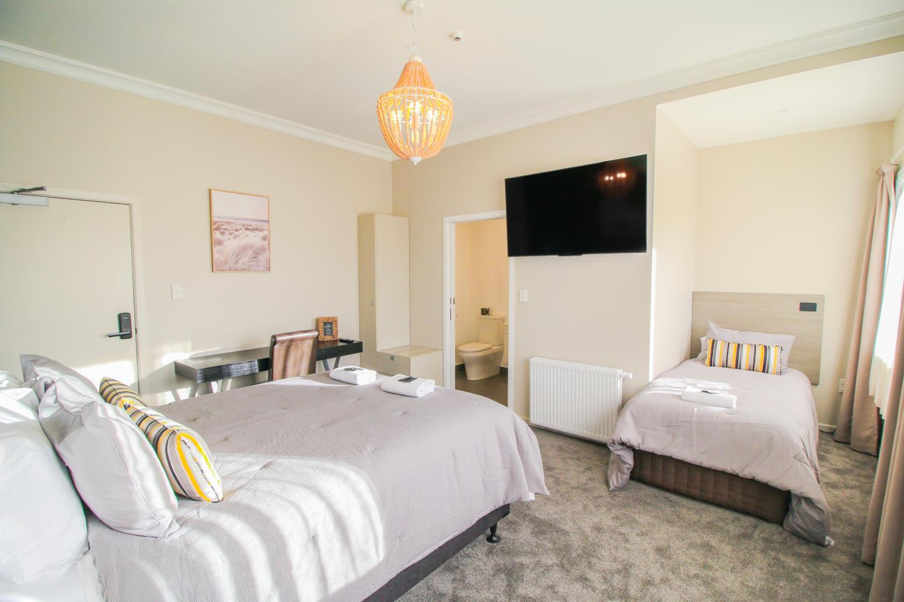 Deluxe Family Room