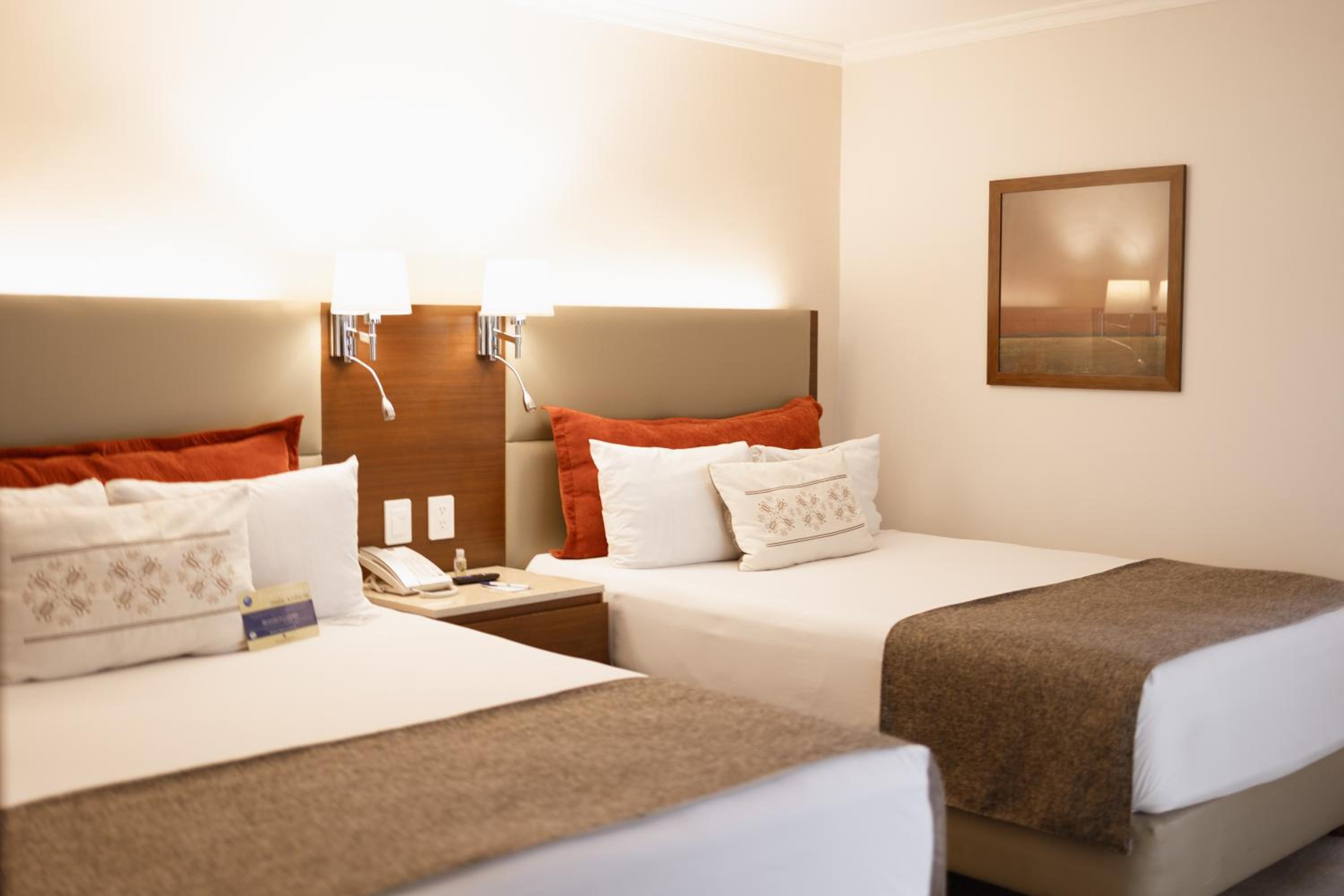 Suite - Photo 1